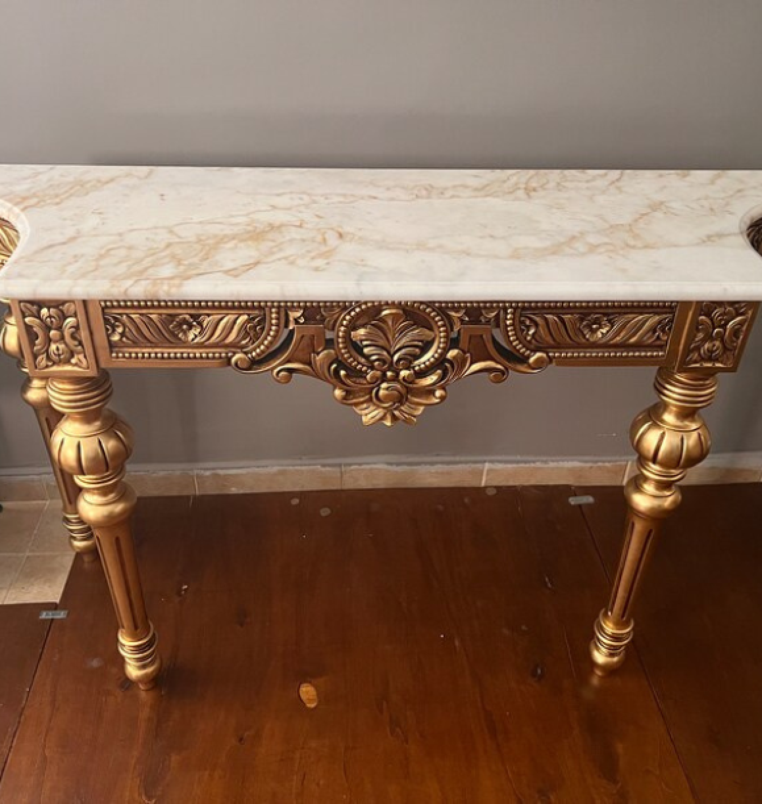 gold table