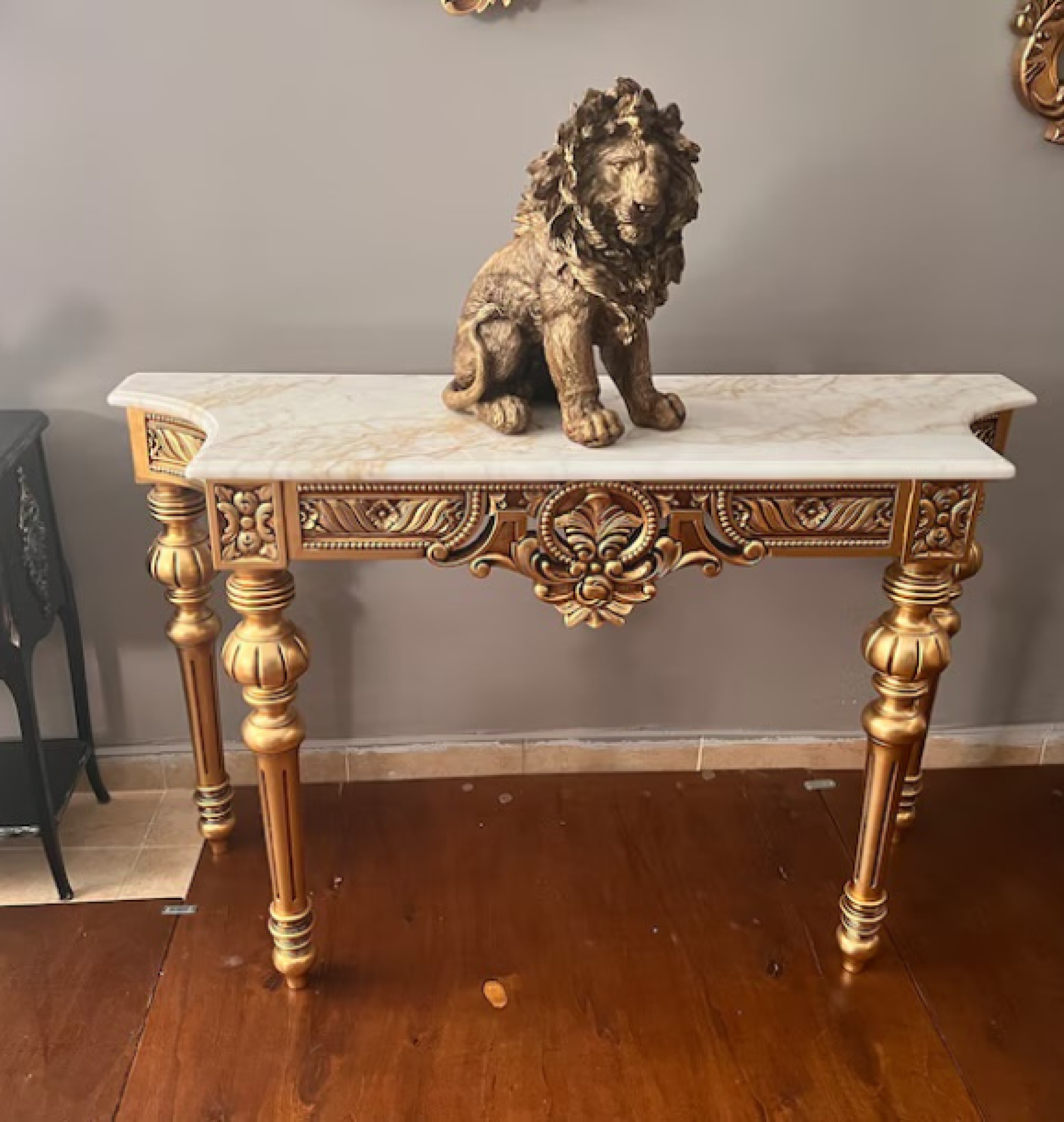 gold table