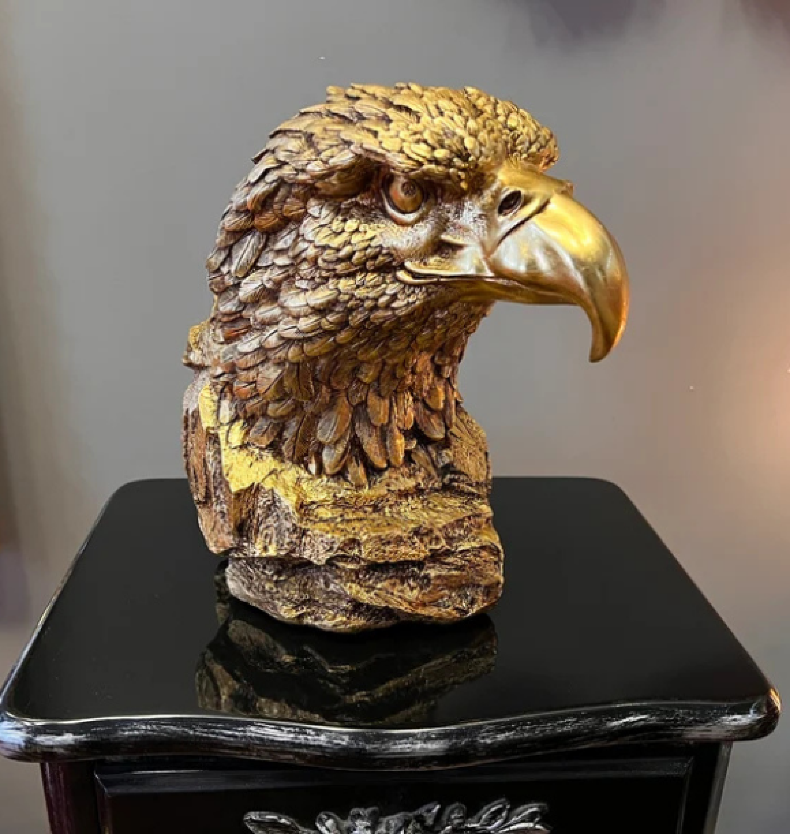 eagle sculpture