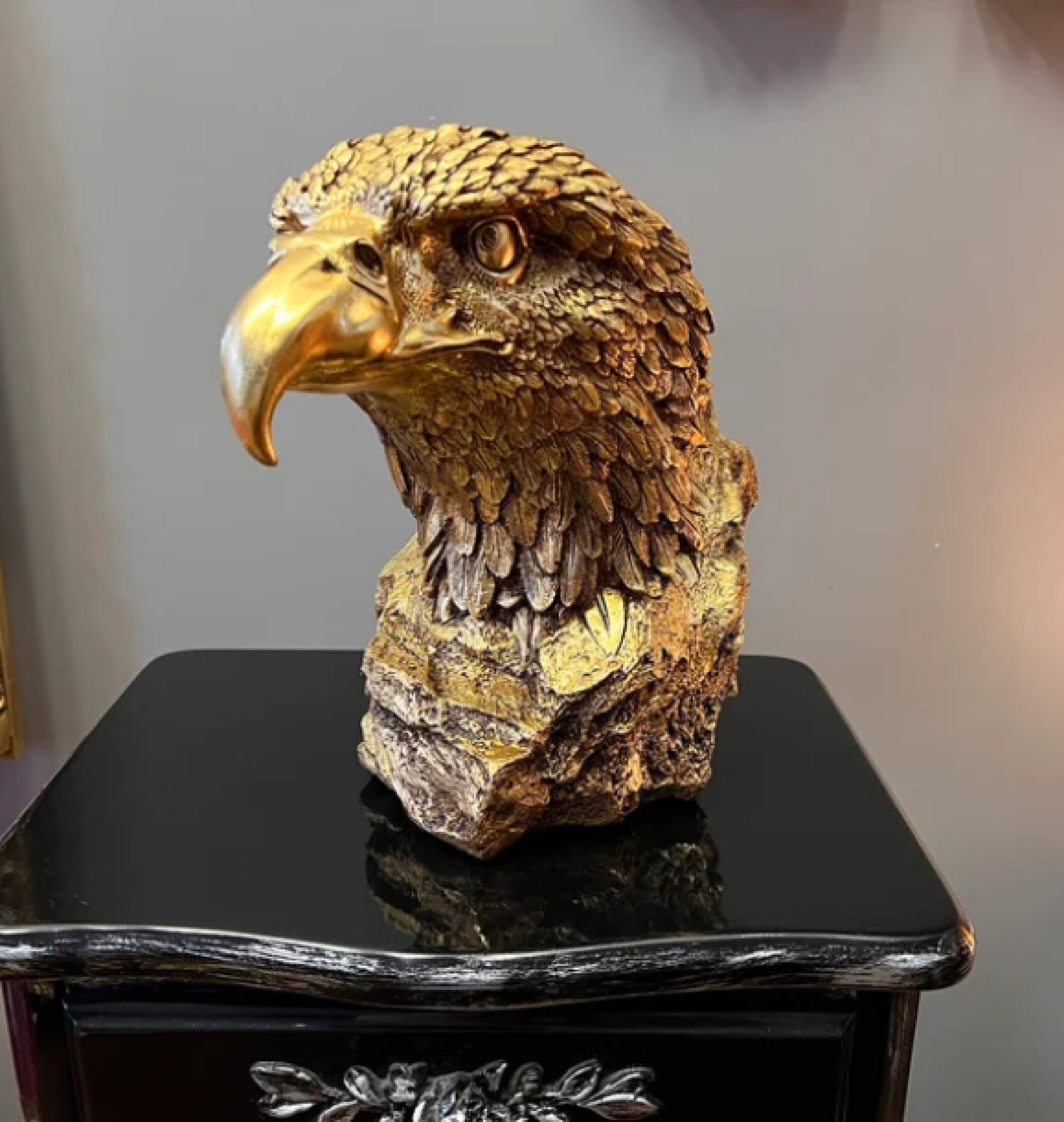 eagle sculpture