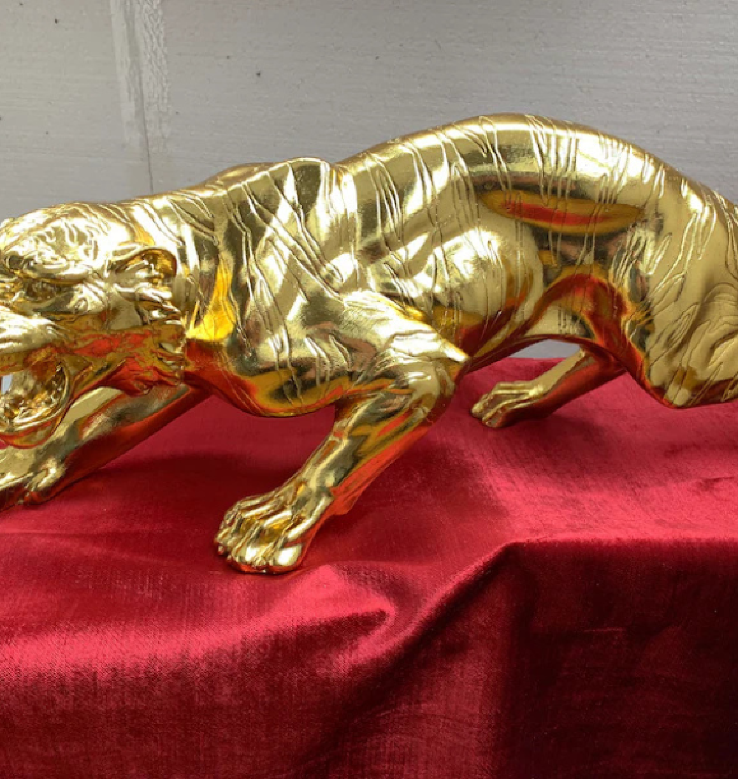 tiger  sculpture