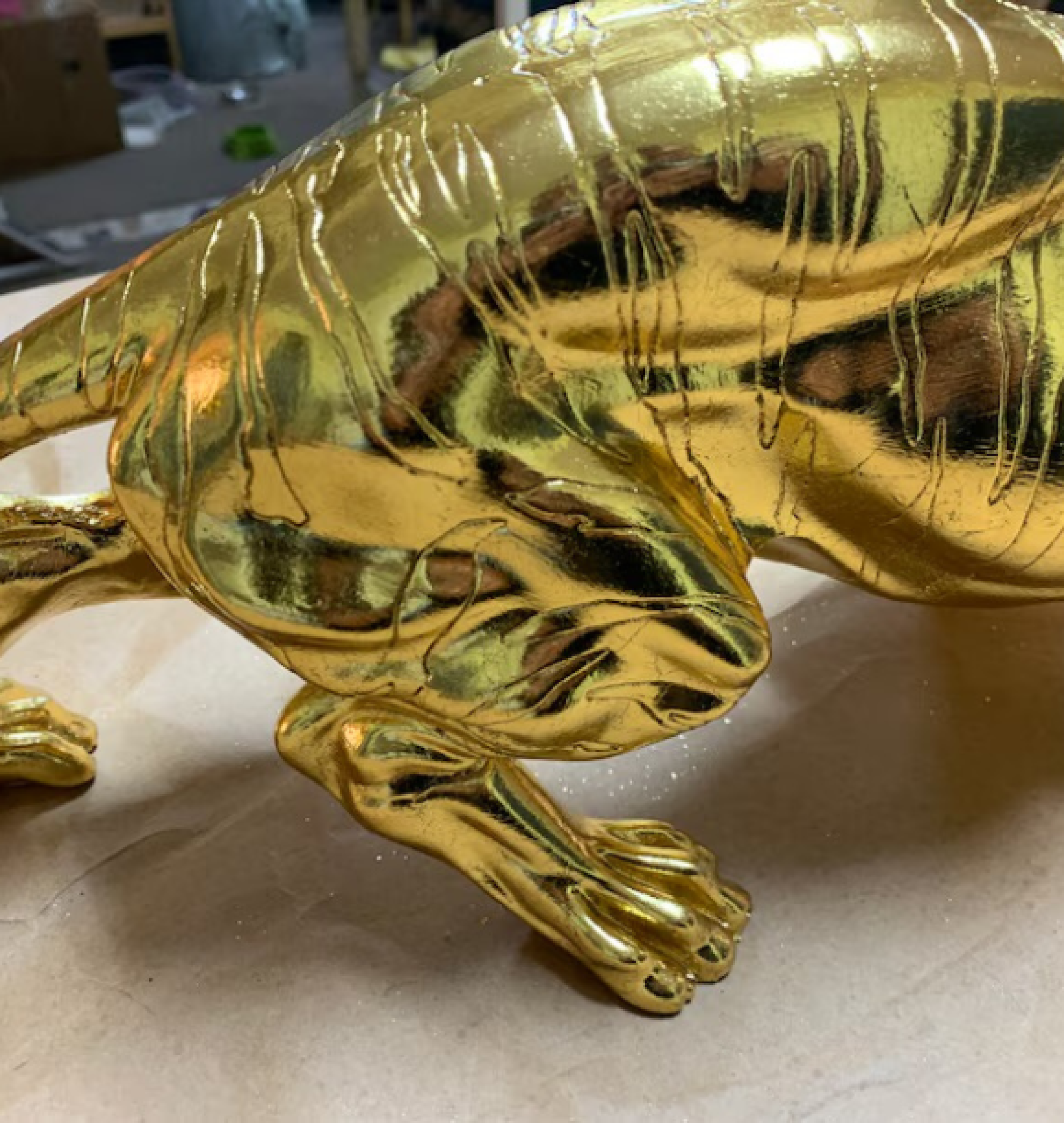 tiger  sculpture