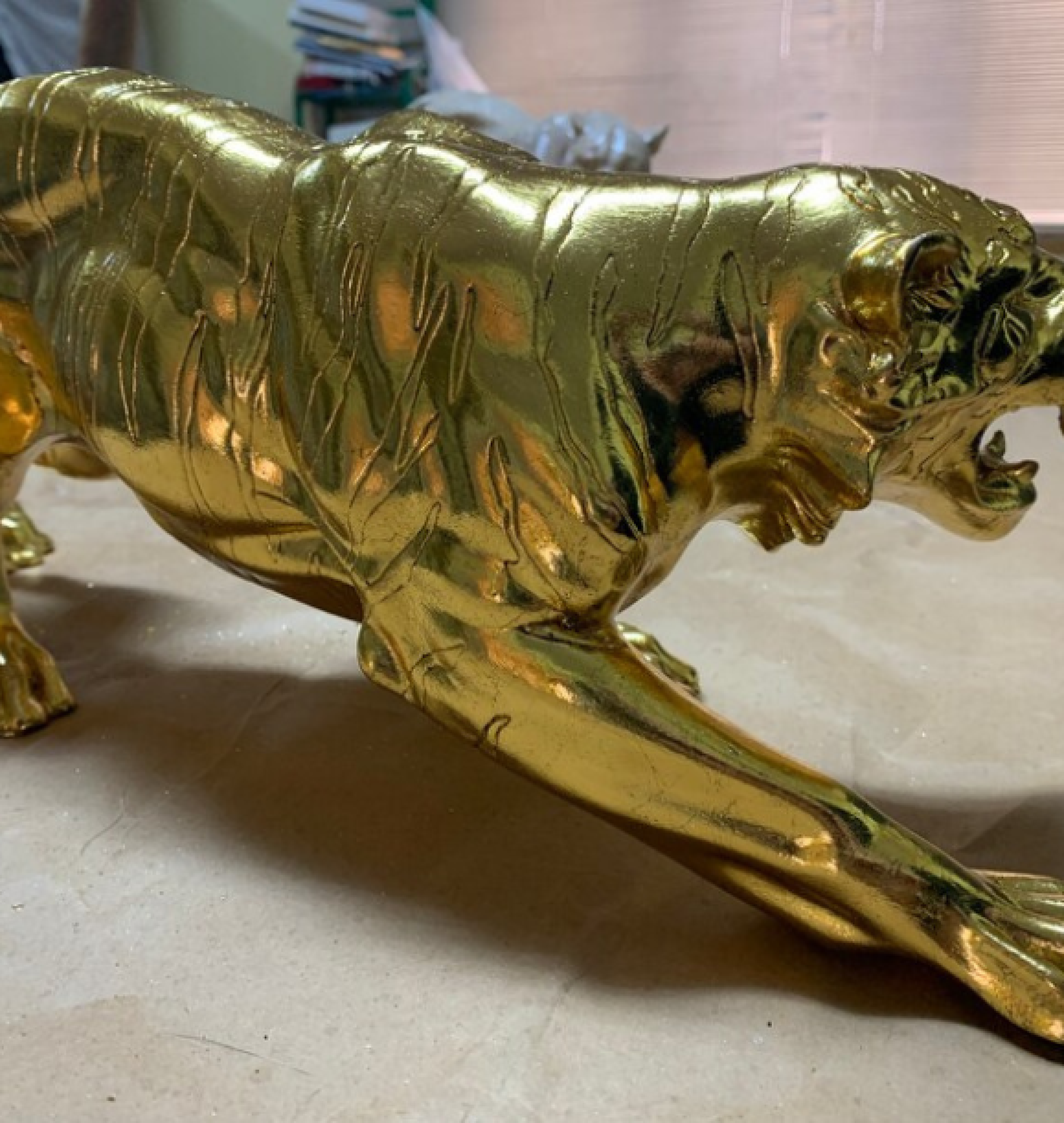 tiger  sculpture