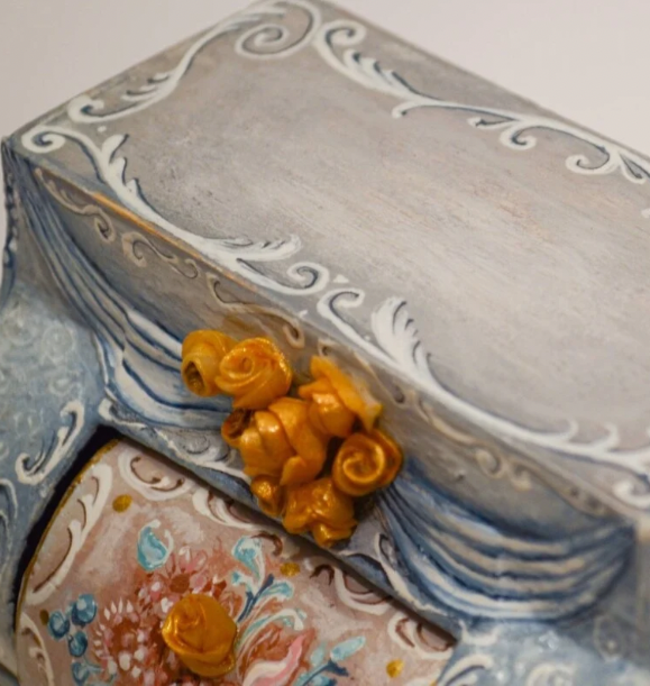 doll chest