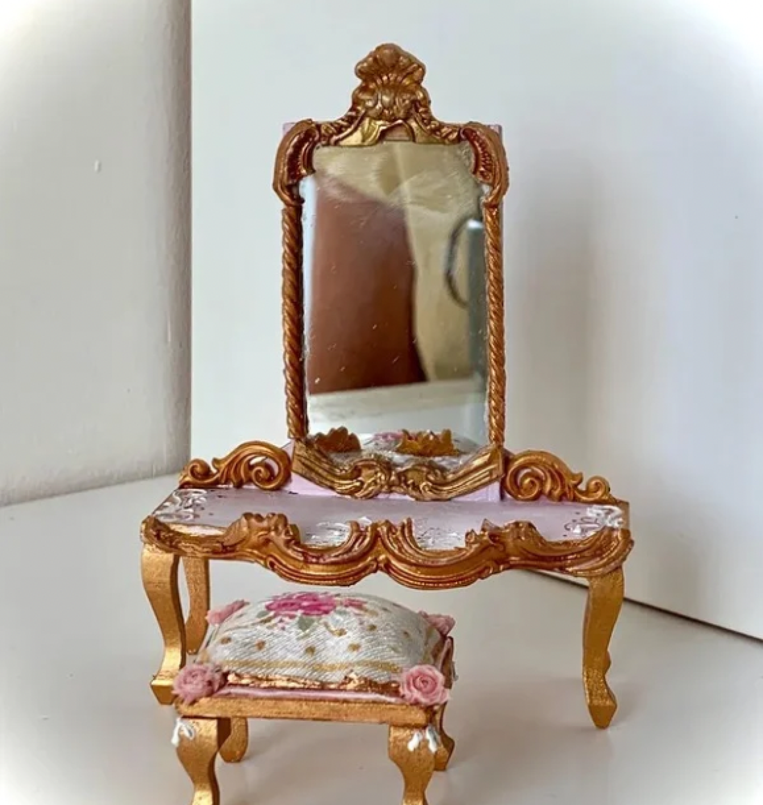 doll vanity