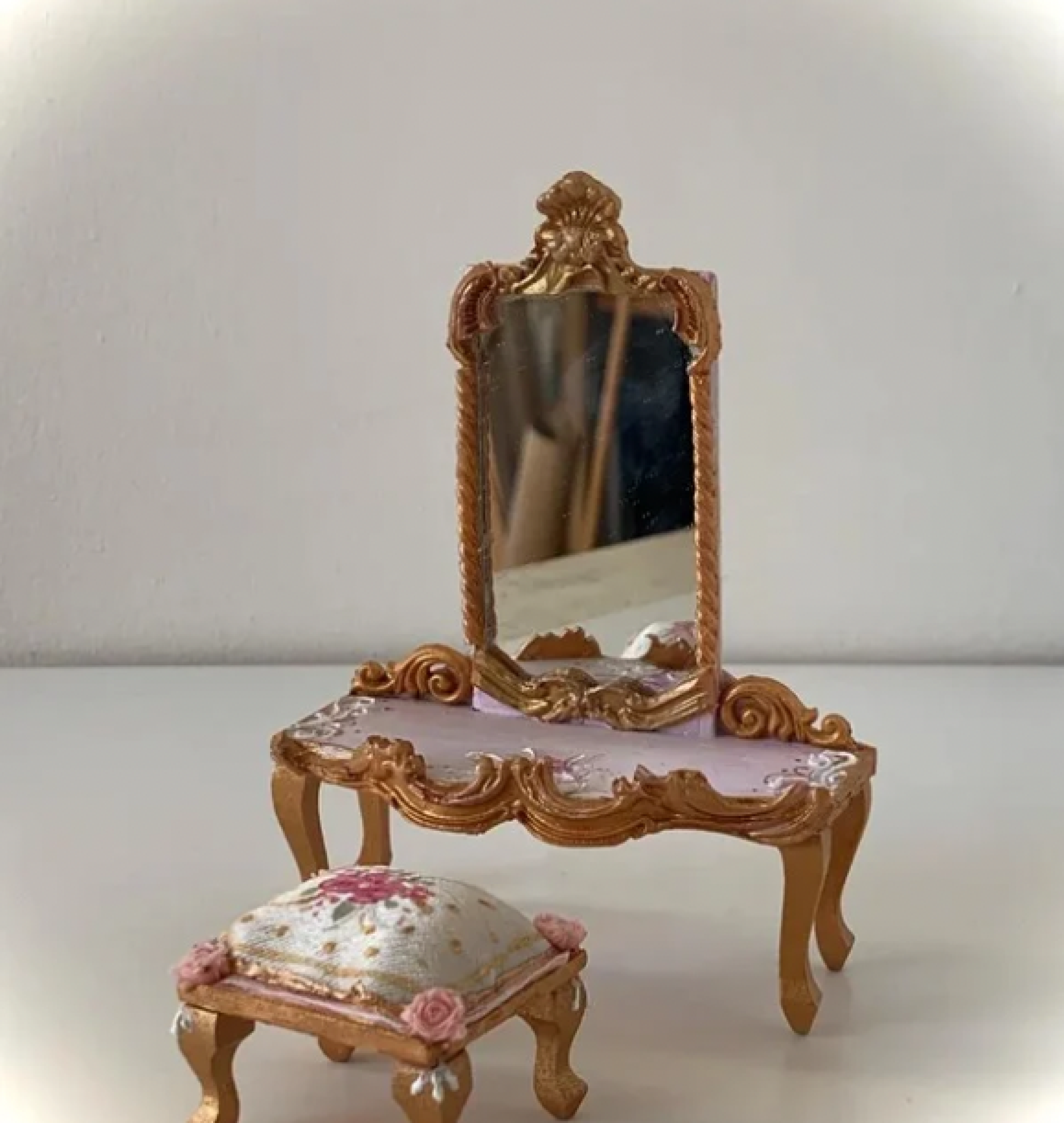 doll vanity