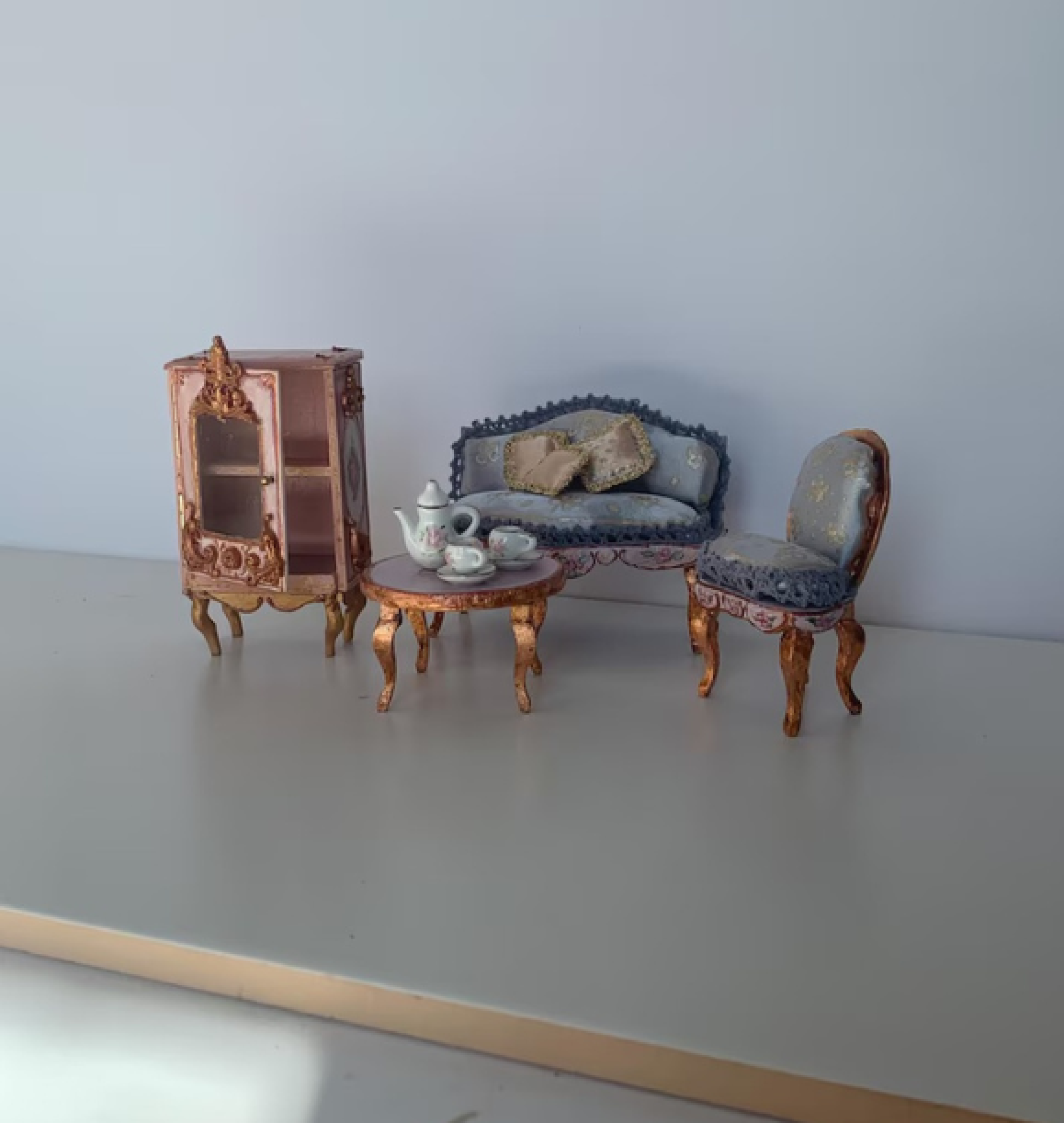 doll set