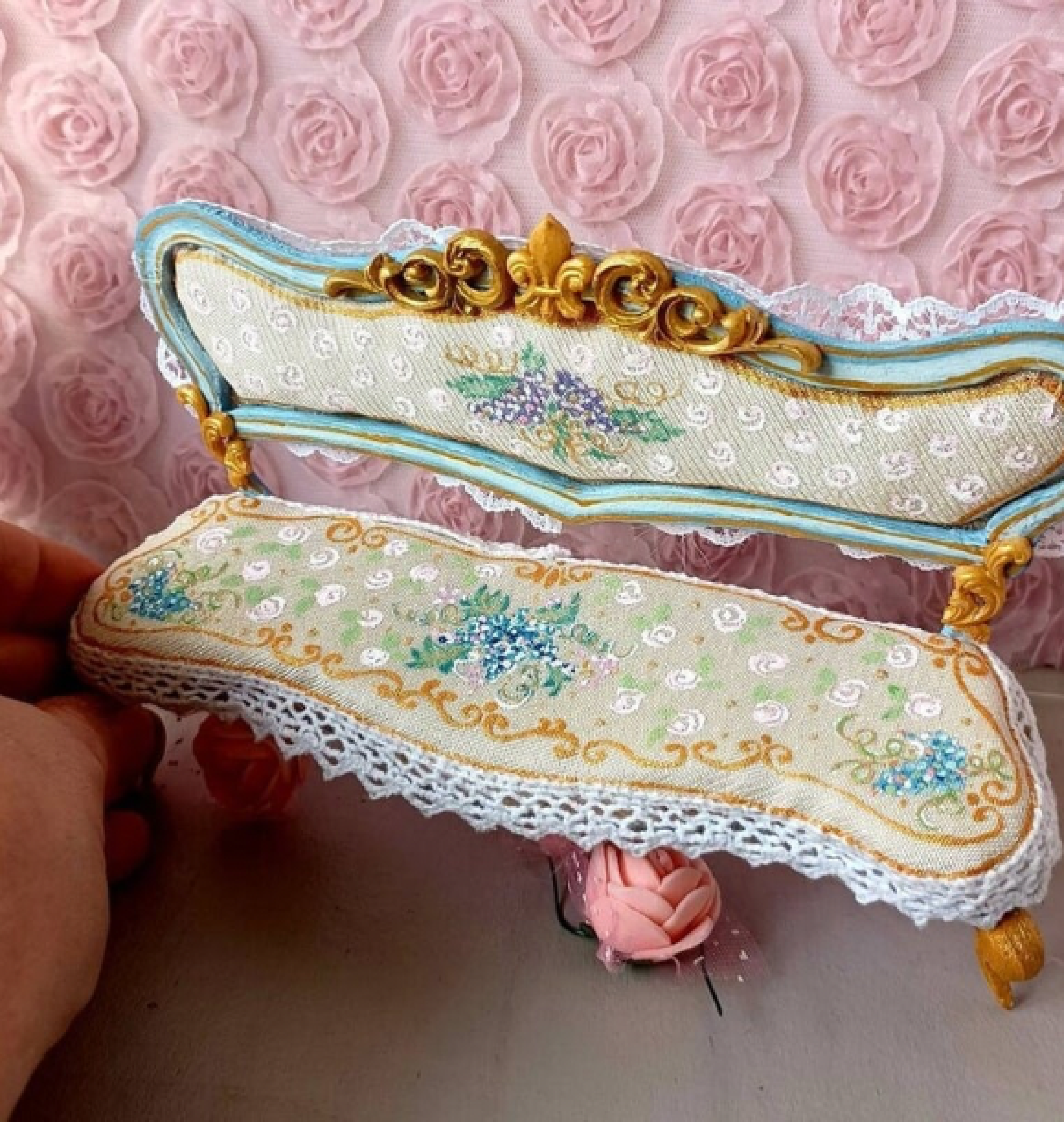 doll chaise