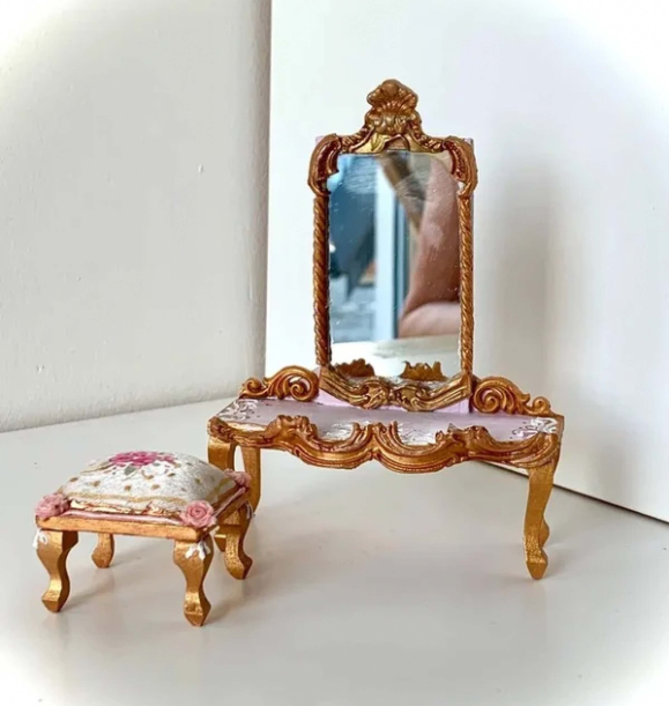 doll vanity