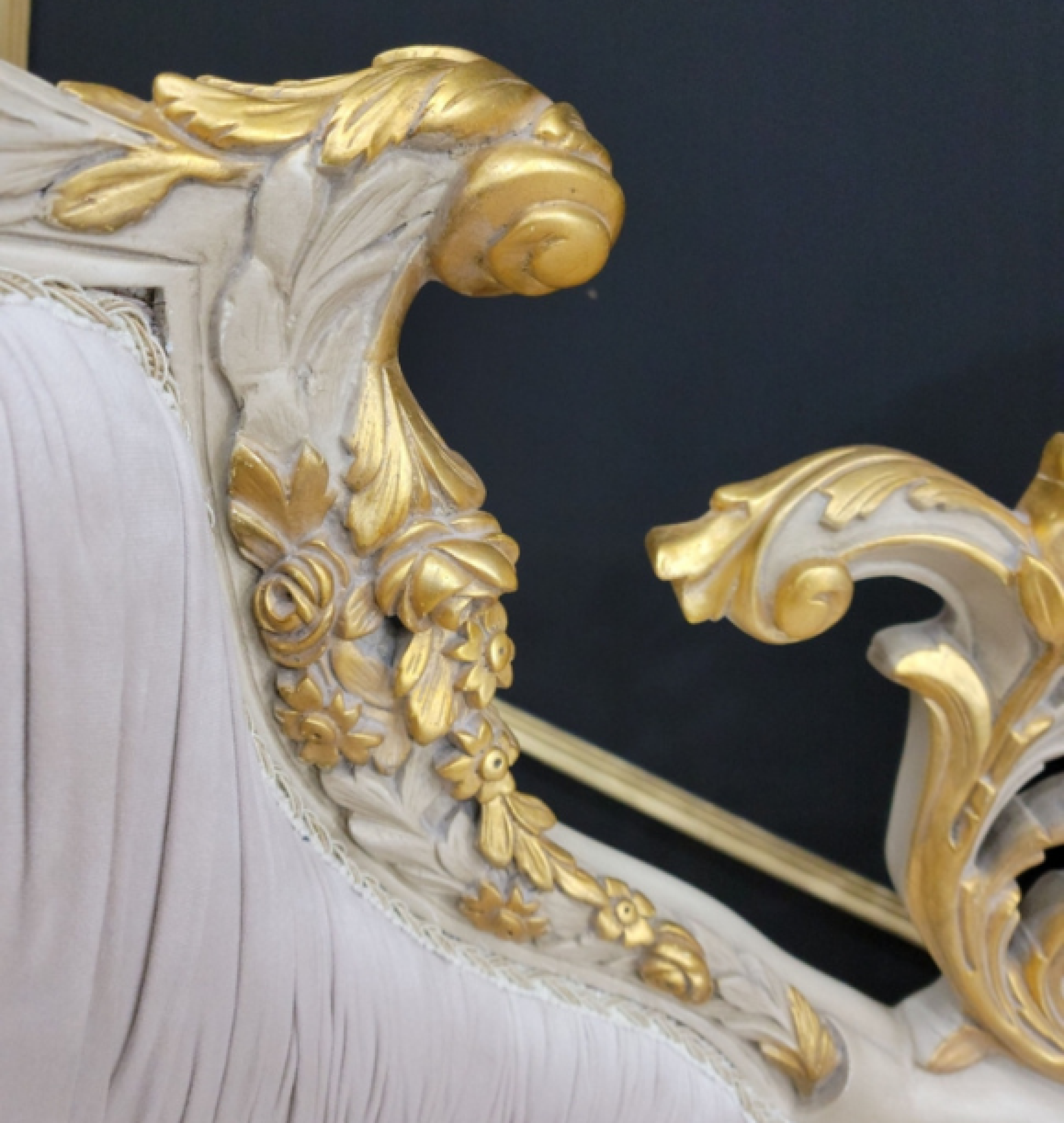 pearl  settee