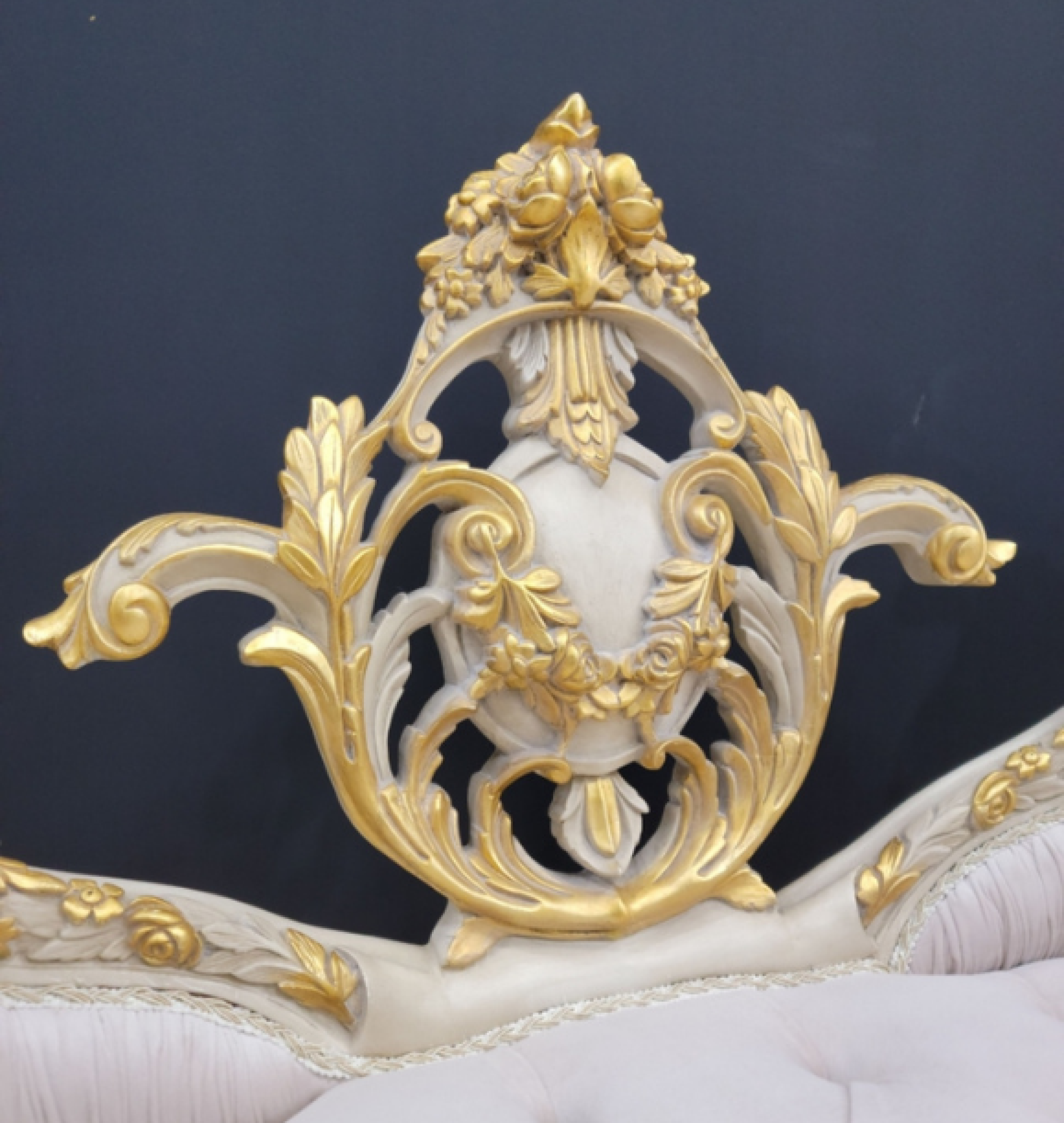pearl  settee