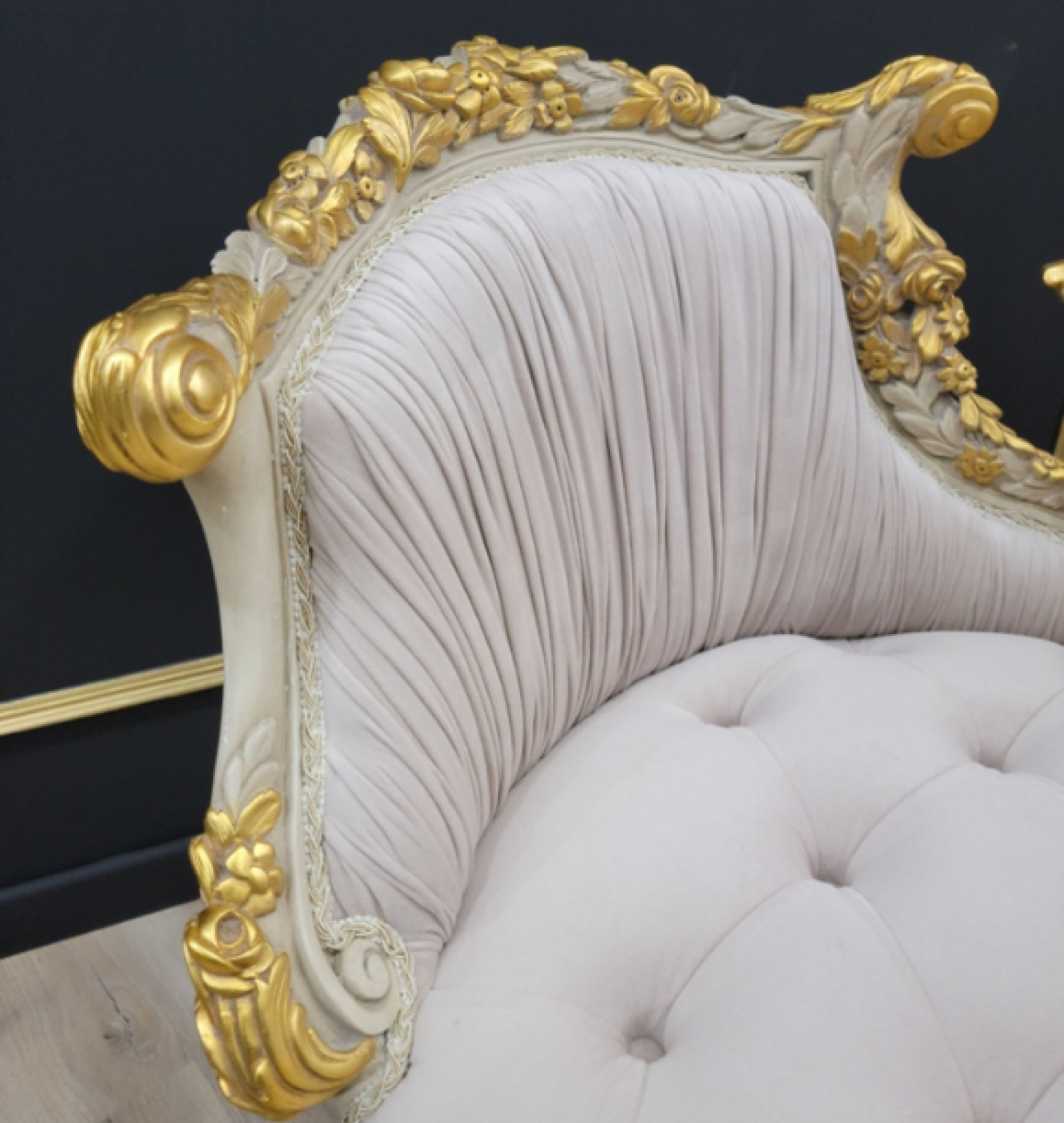 pearl  settee