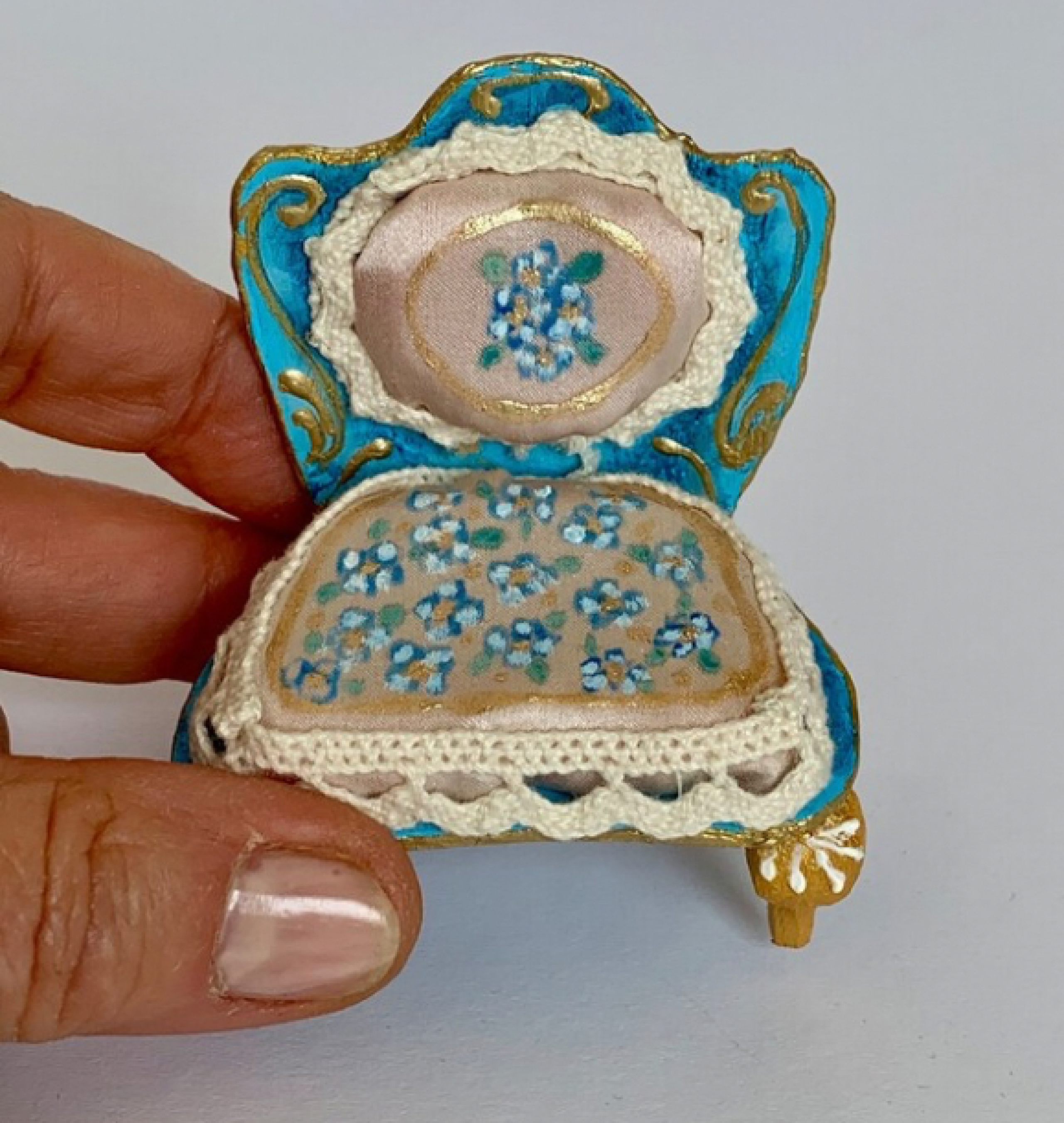 doll vanity
