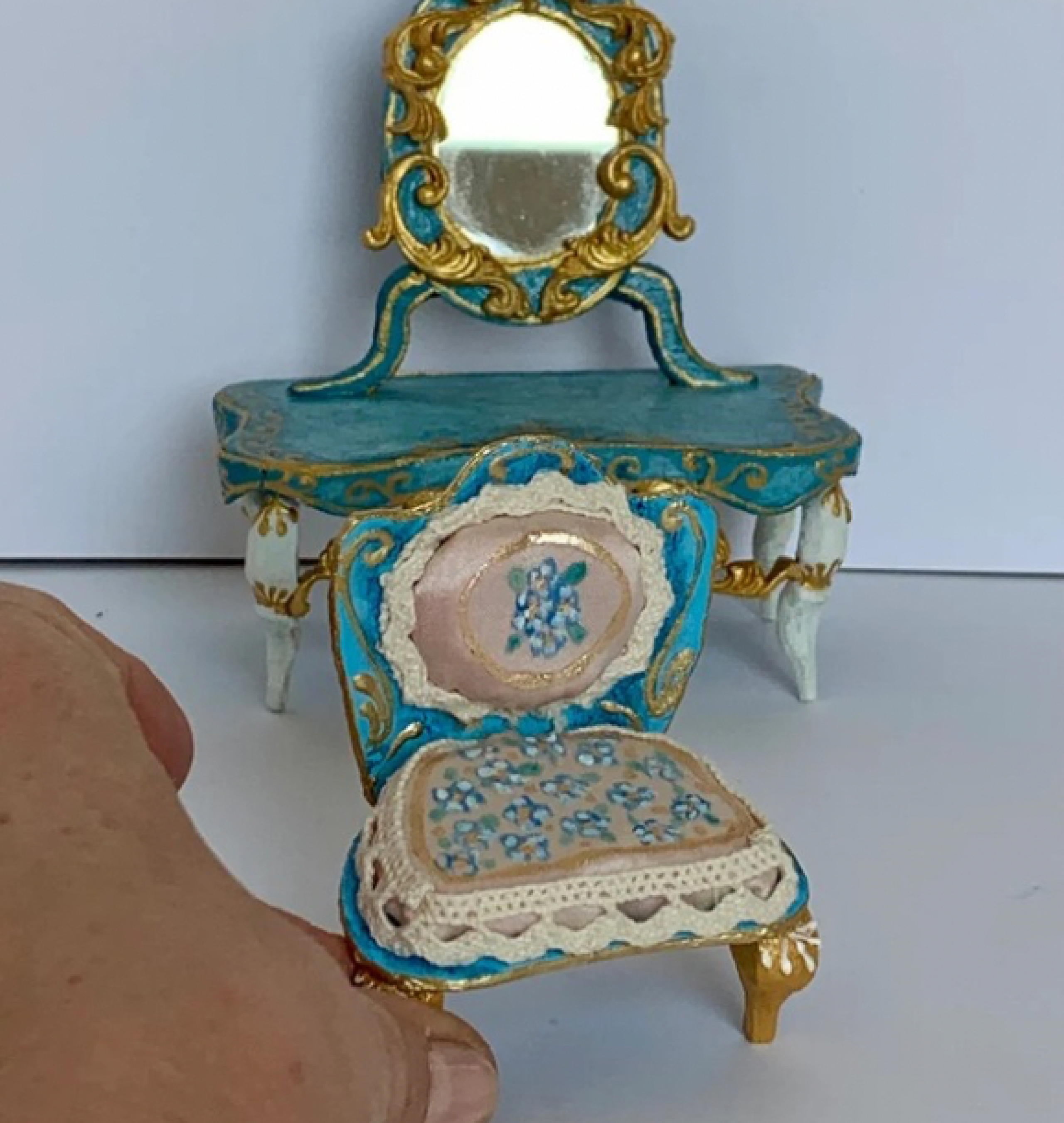 doll vanity