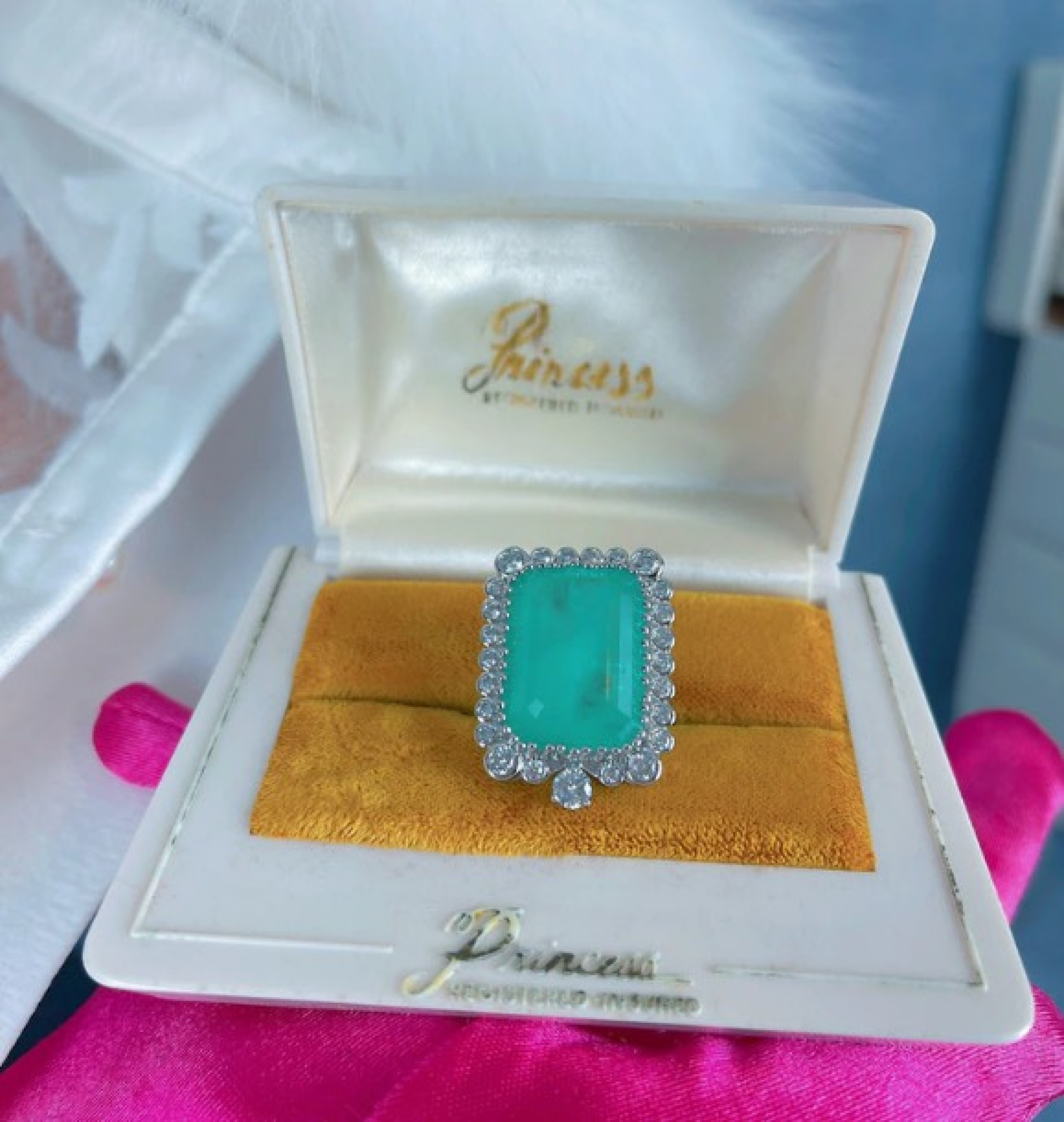 emerald choker