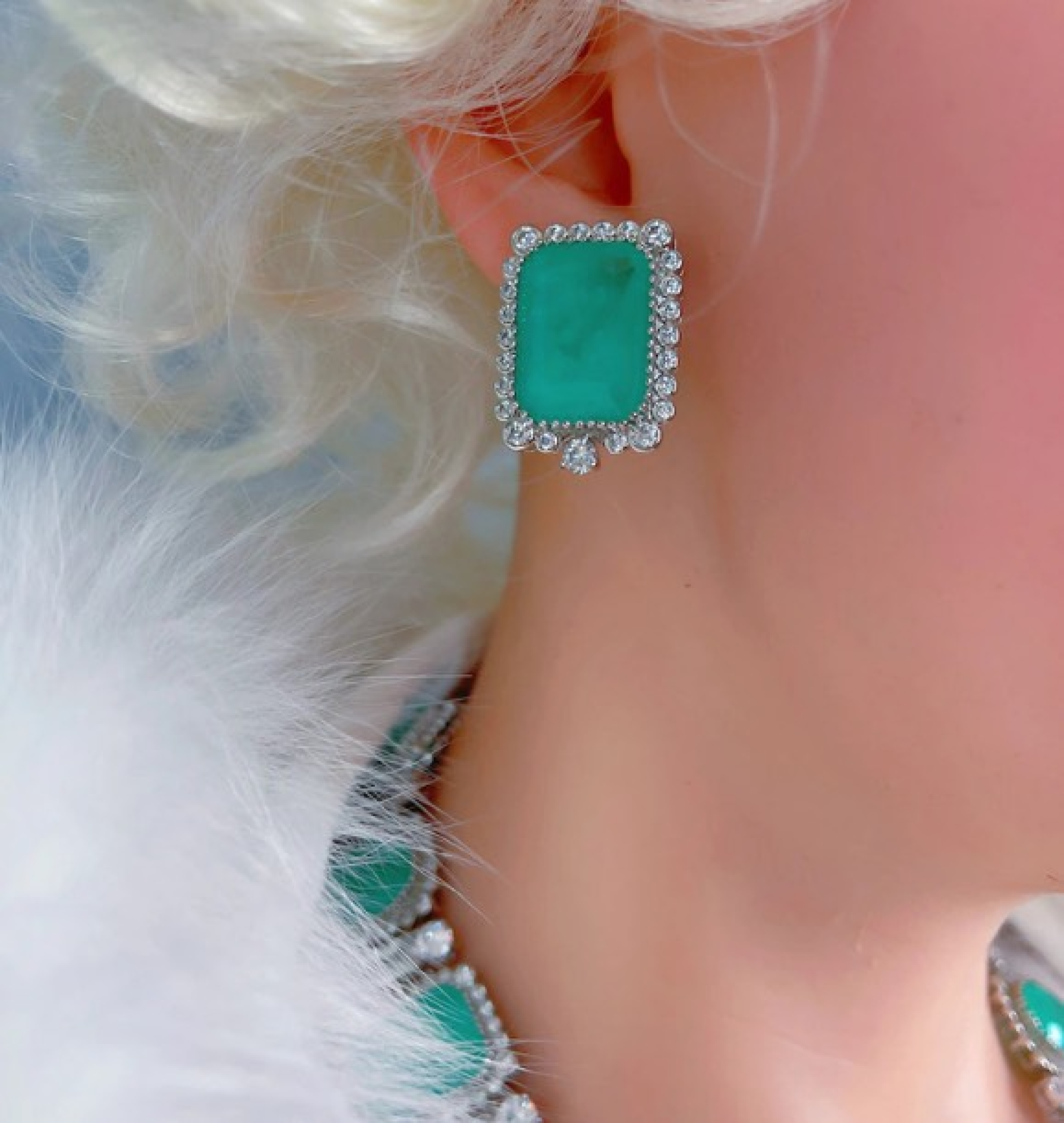 emerald choker