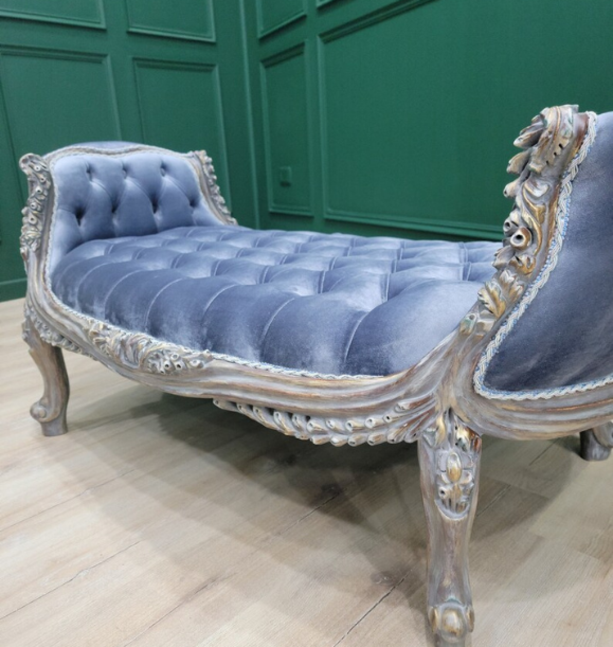 sapphire bench
