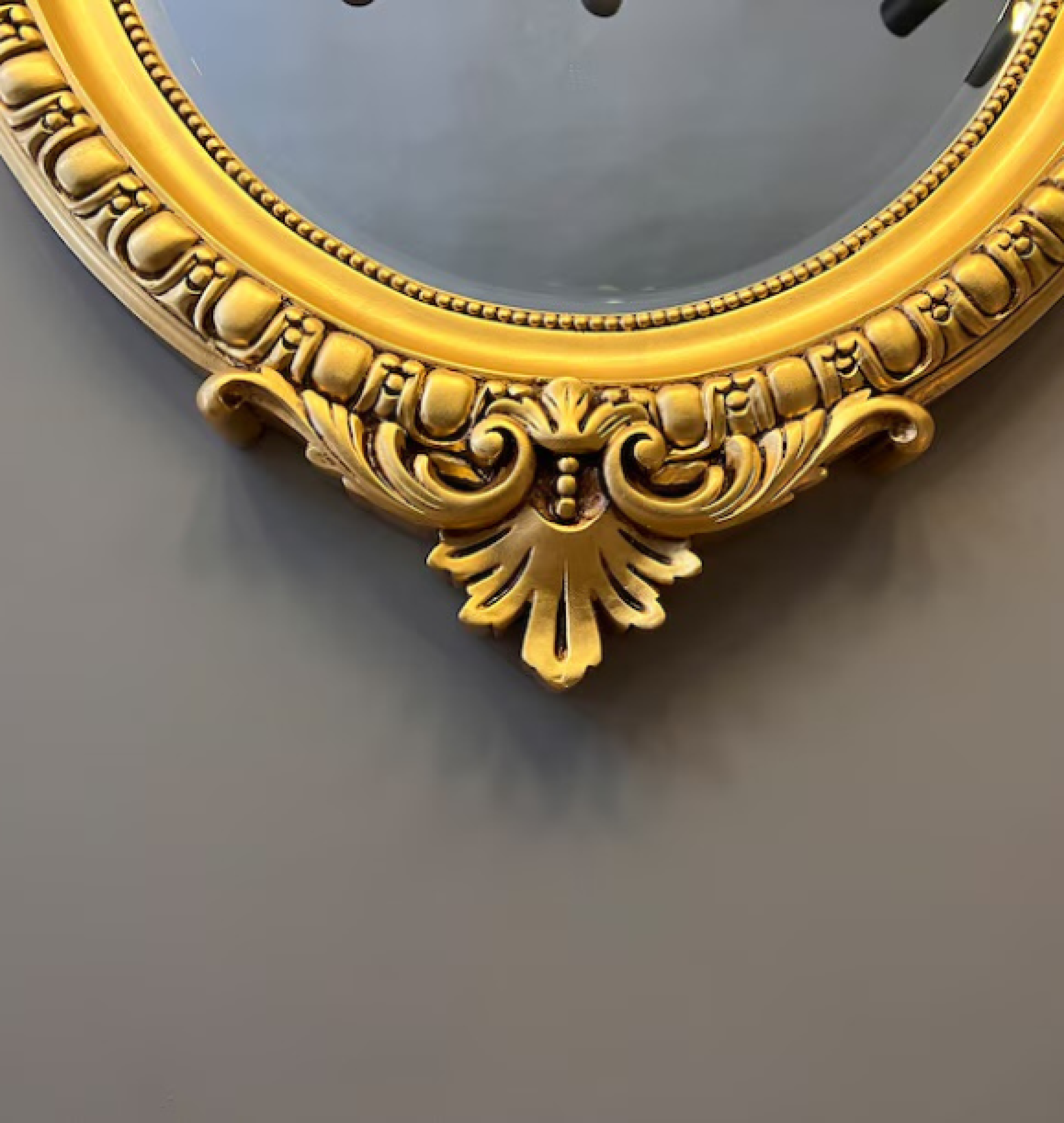 oval mirror