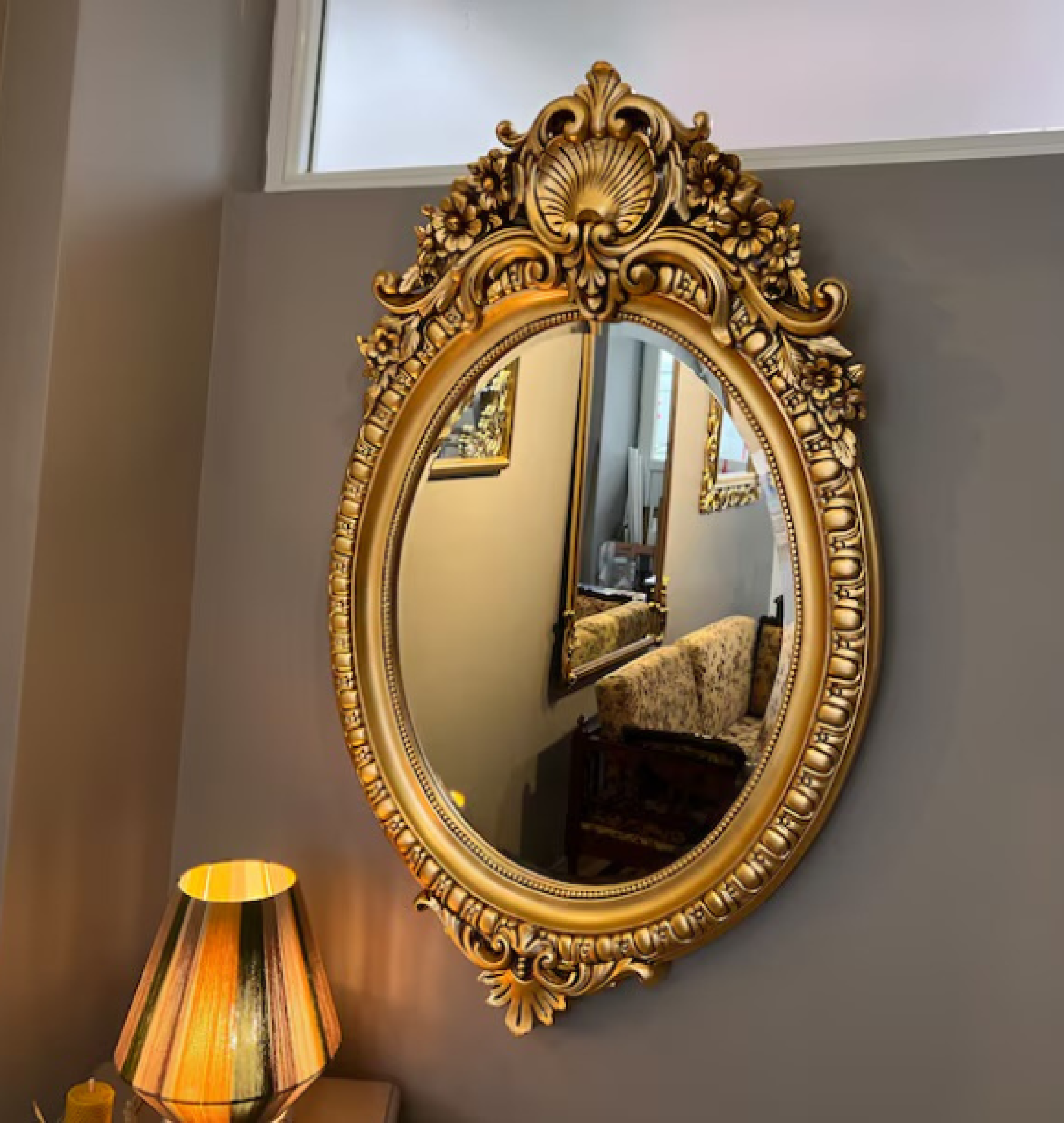 oval mirror