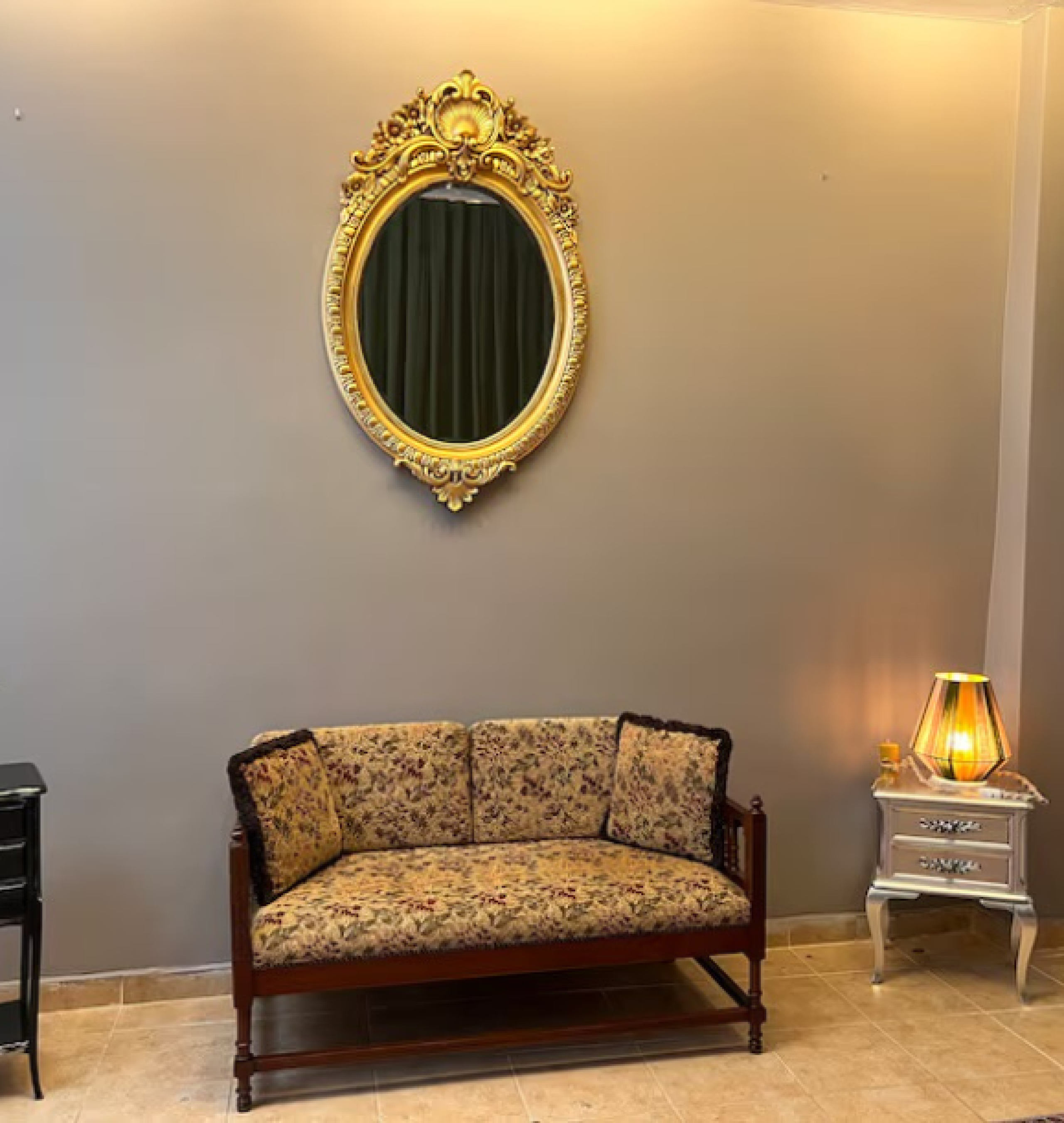 oval mirror