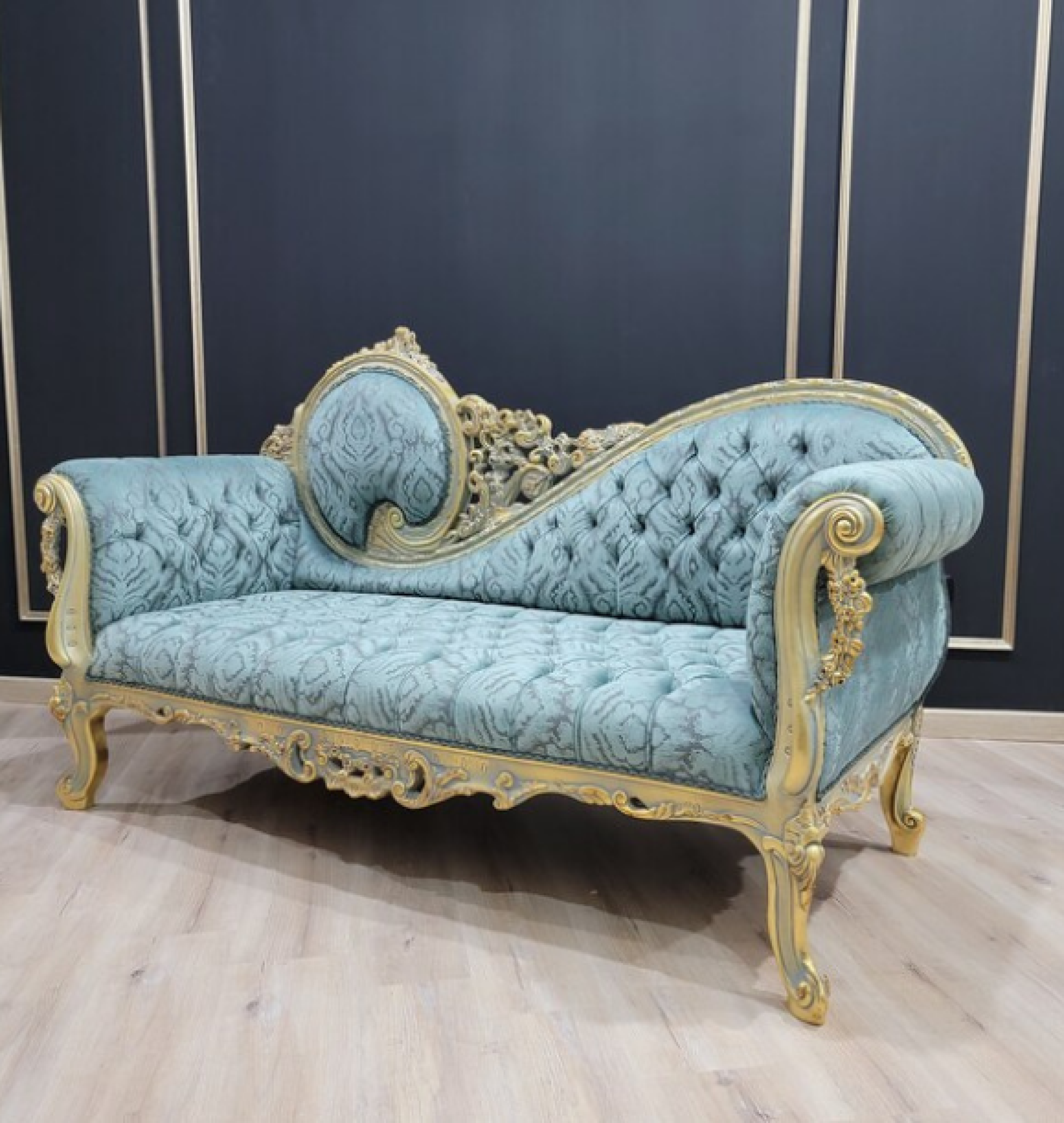 powder chaise