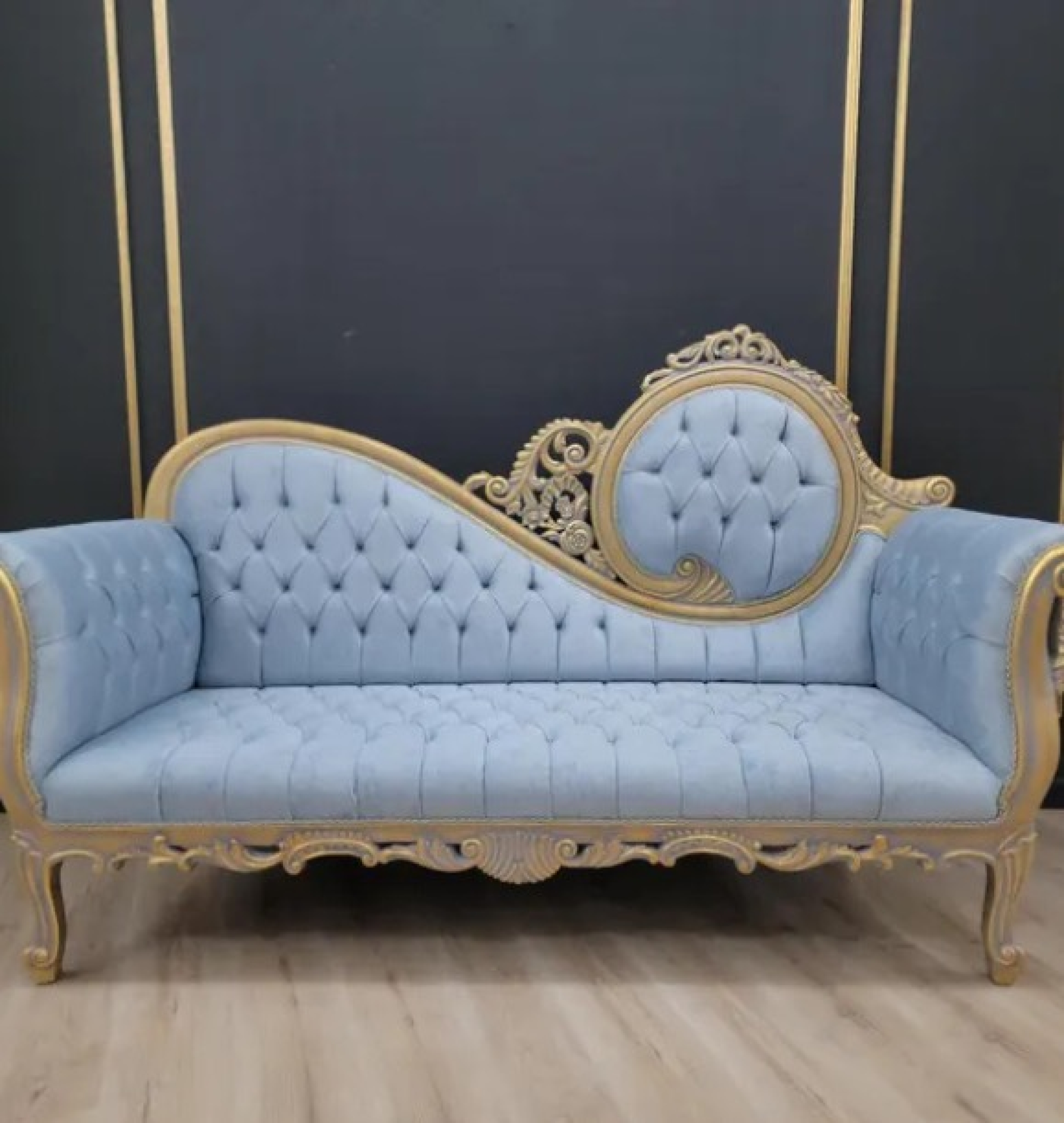 powder chaise
