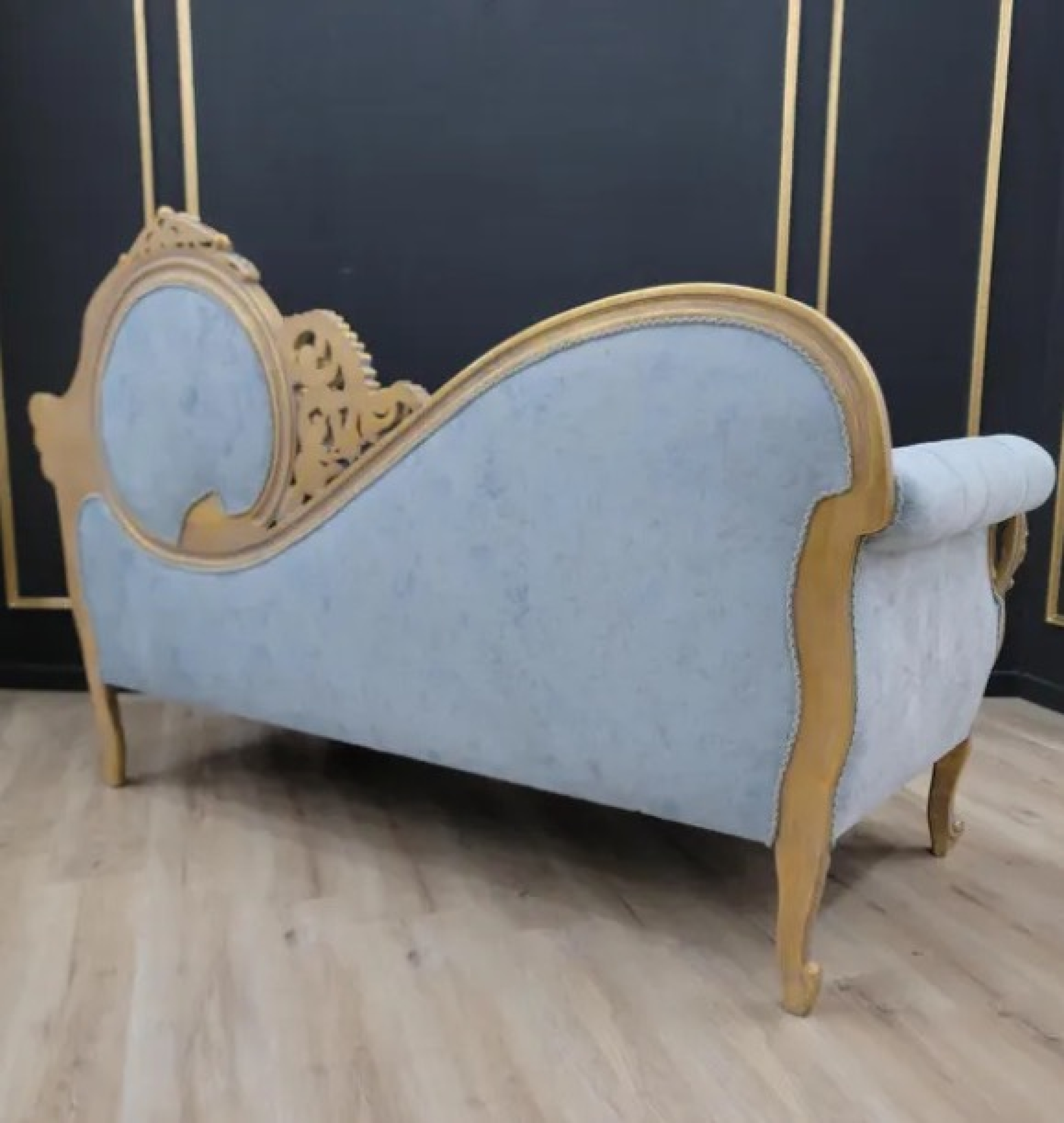 powder chaise