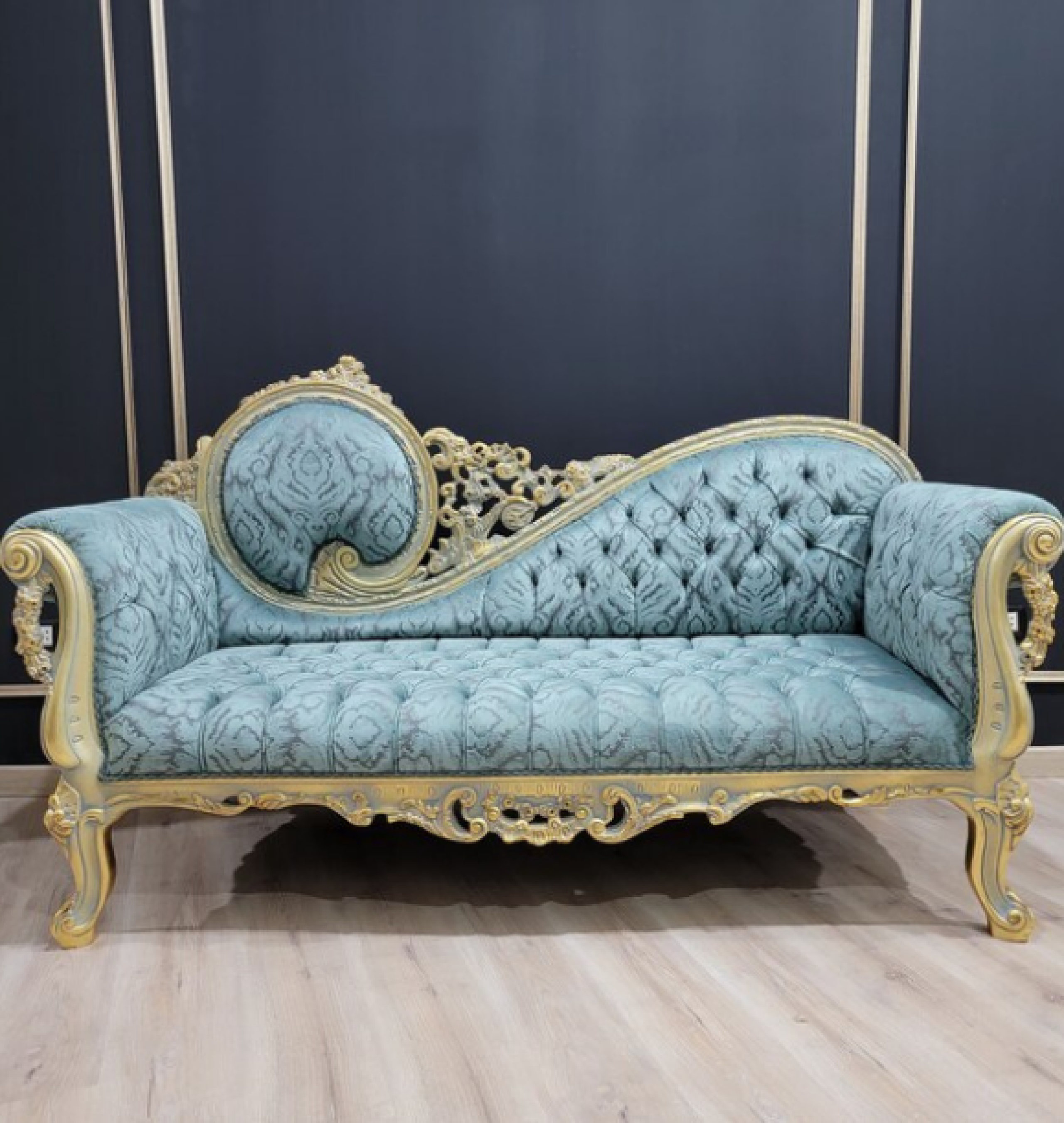 powder chaise