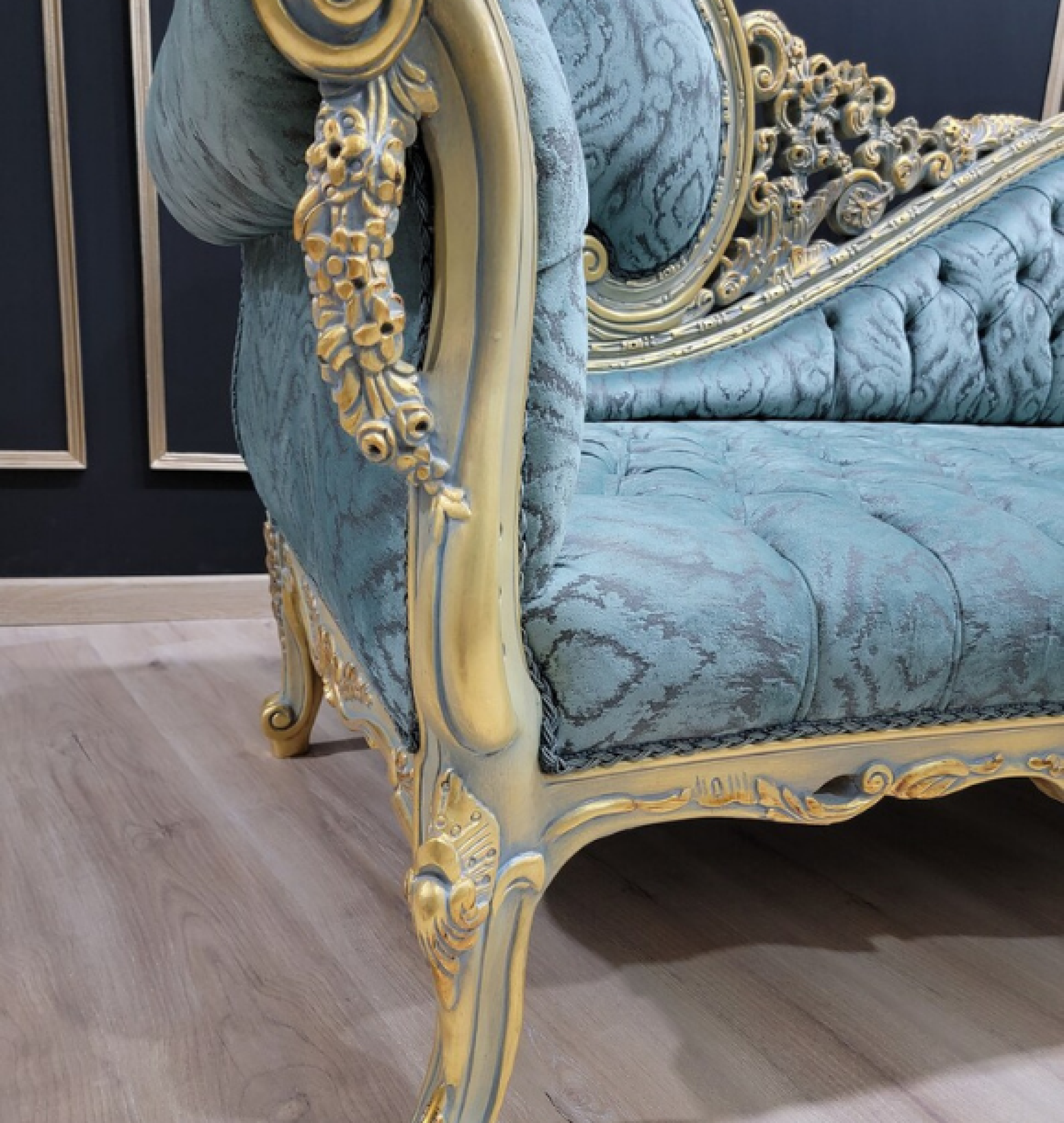powder chaise