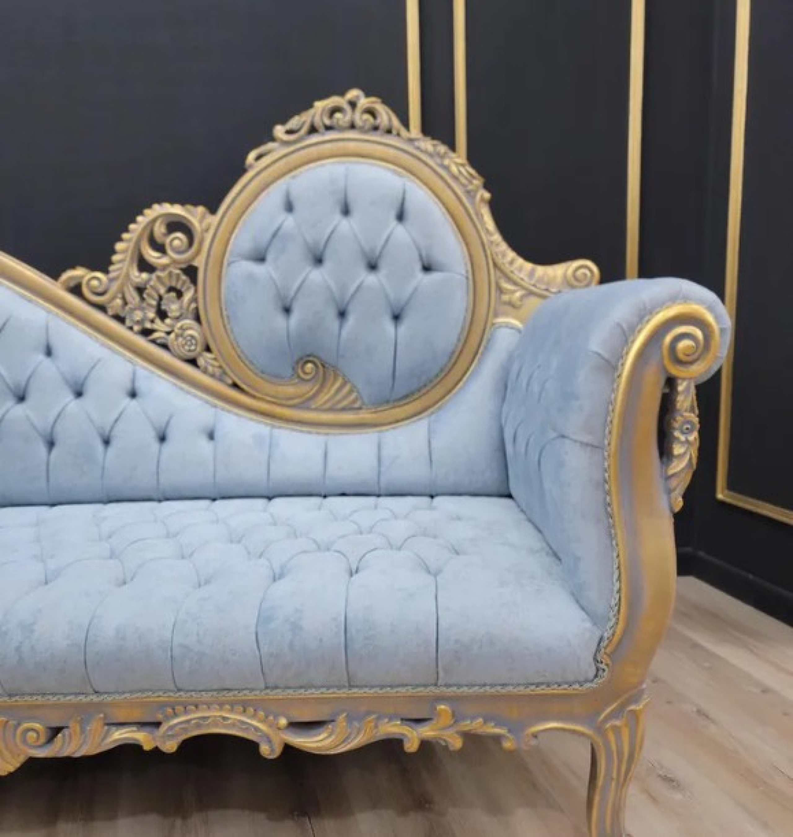 powder chaise