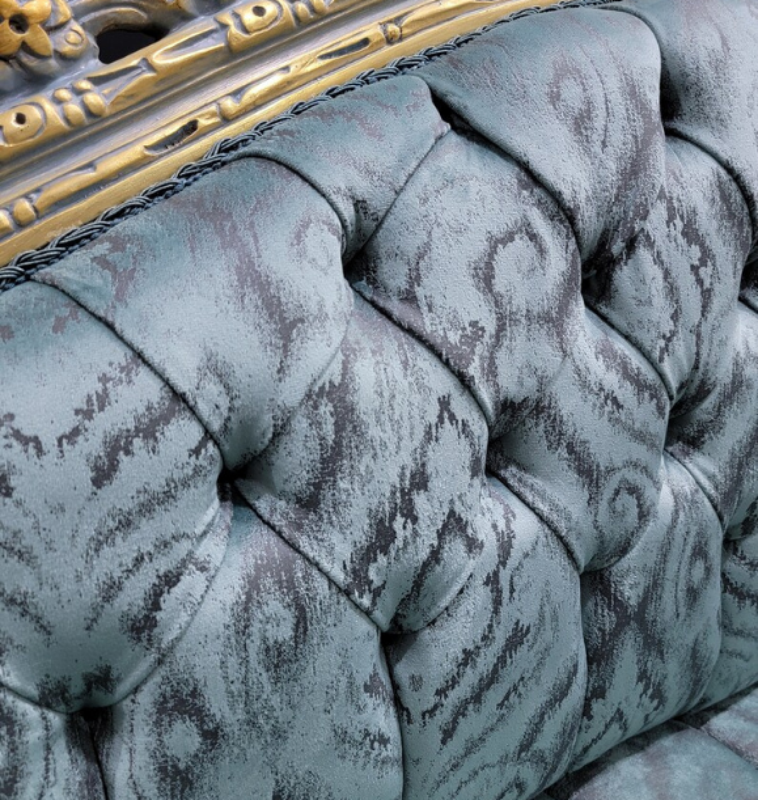 powder chaise