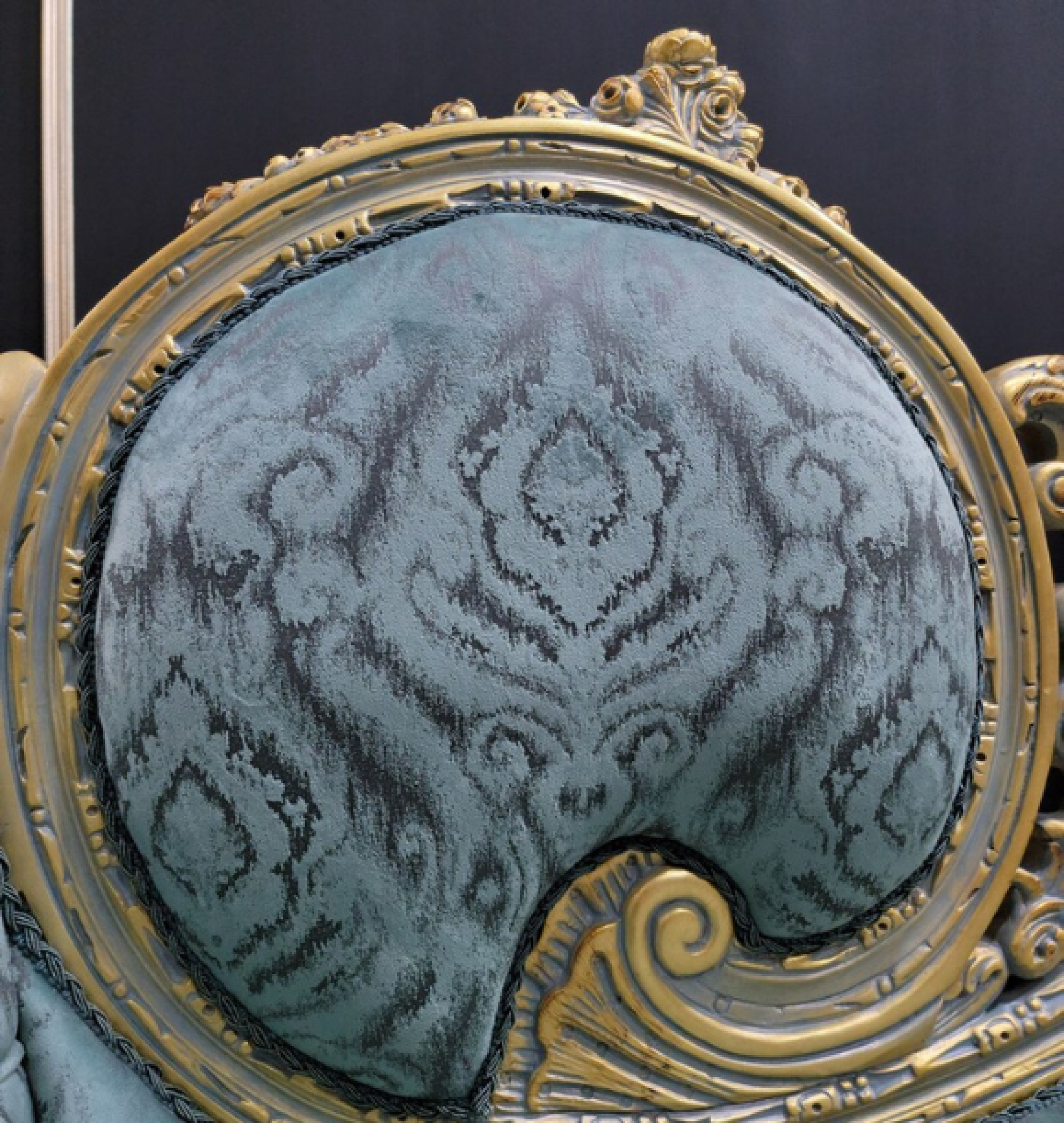 powder chaise