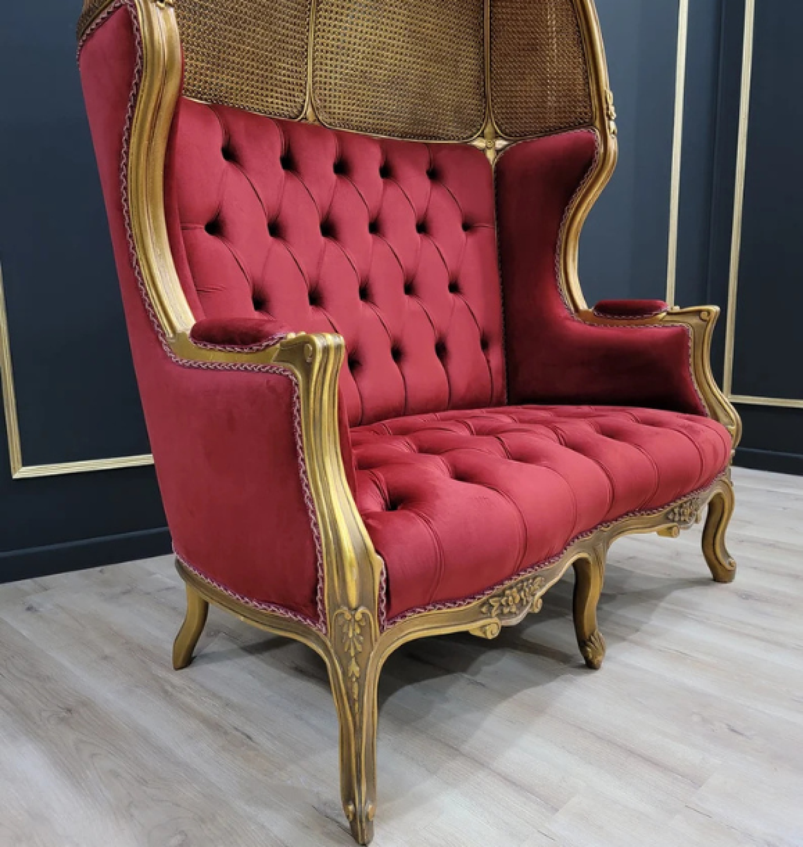 scarlet throne
