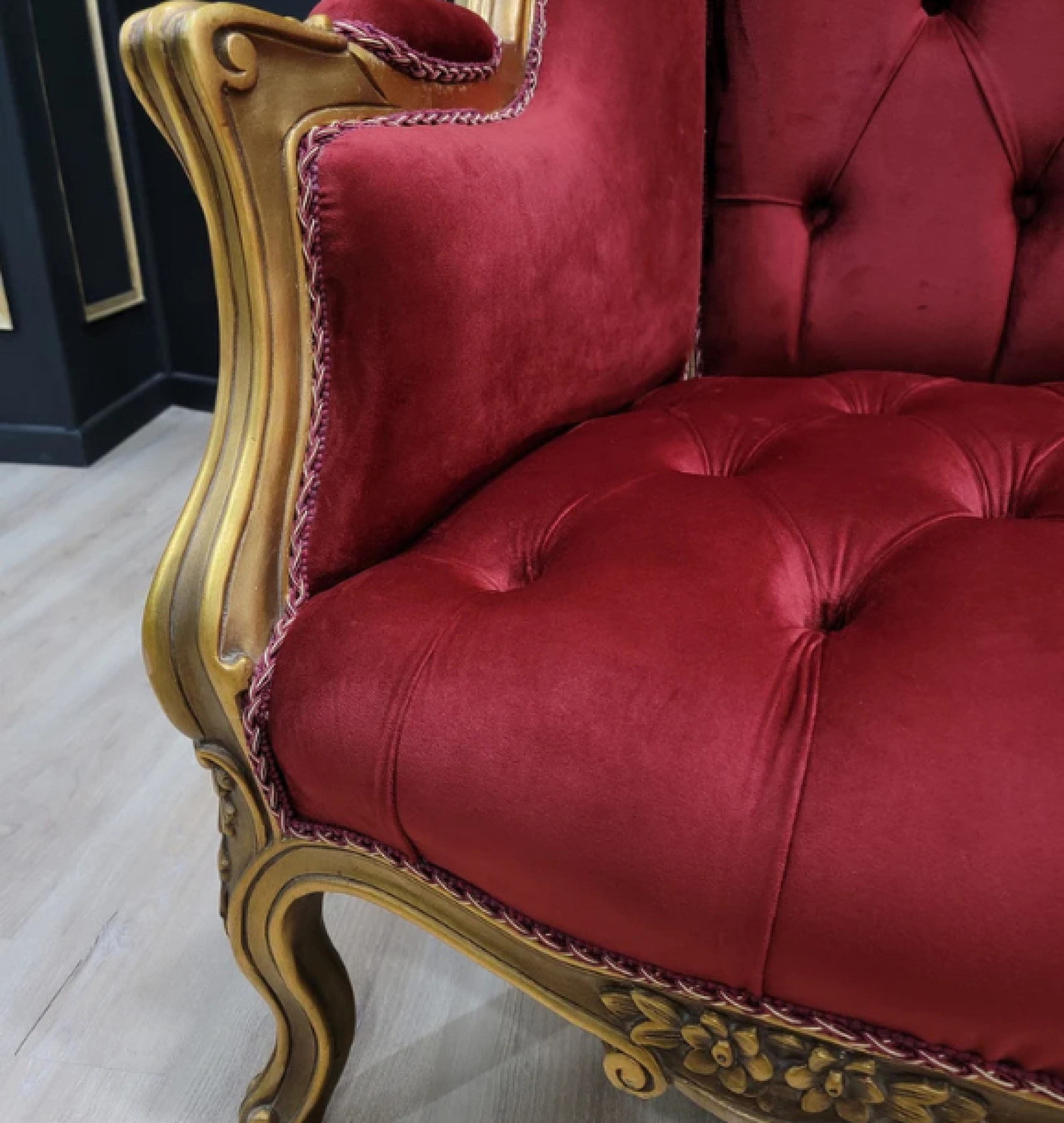 scarlet throne