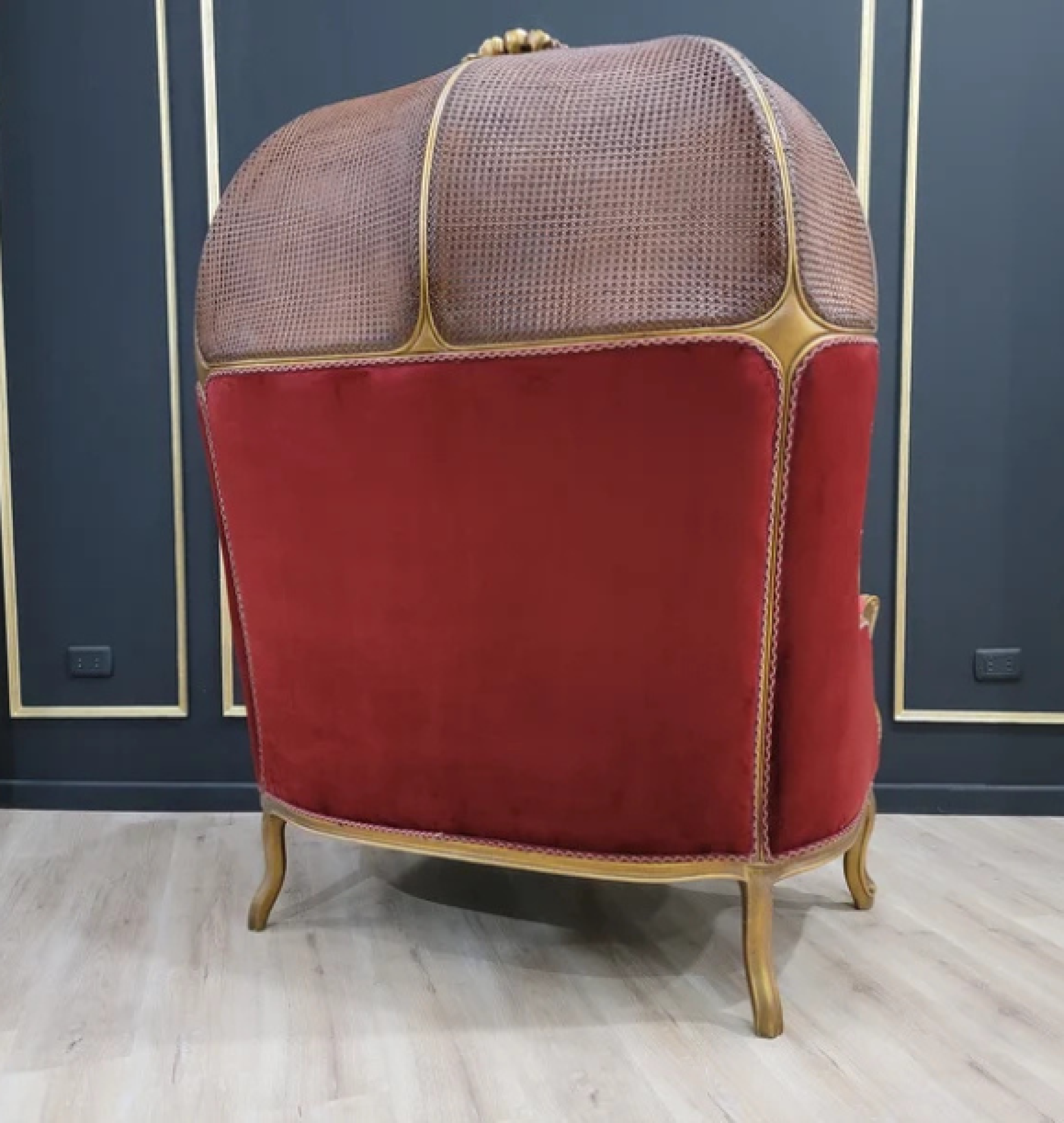 scarlet throne