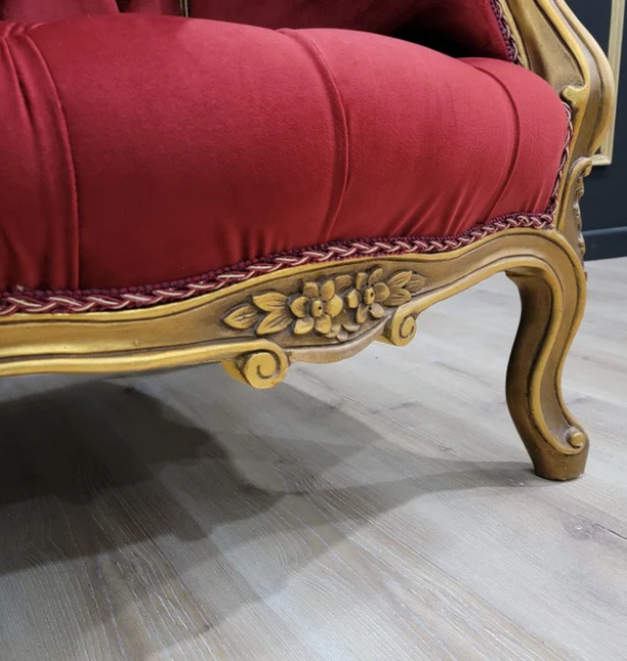 scarlet throne