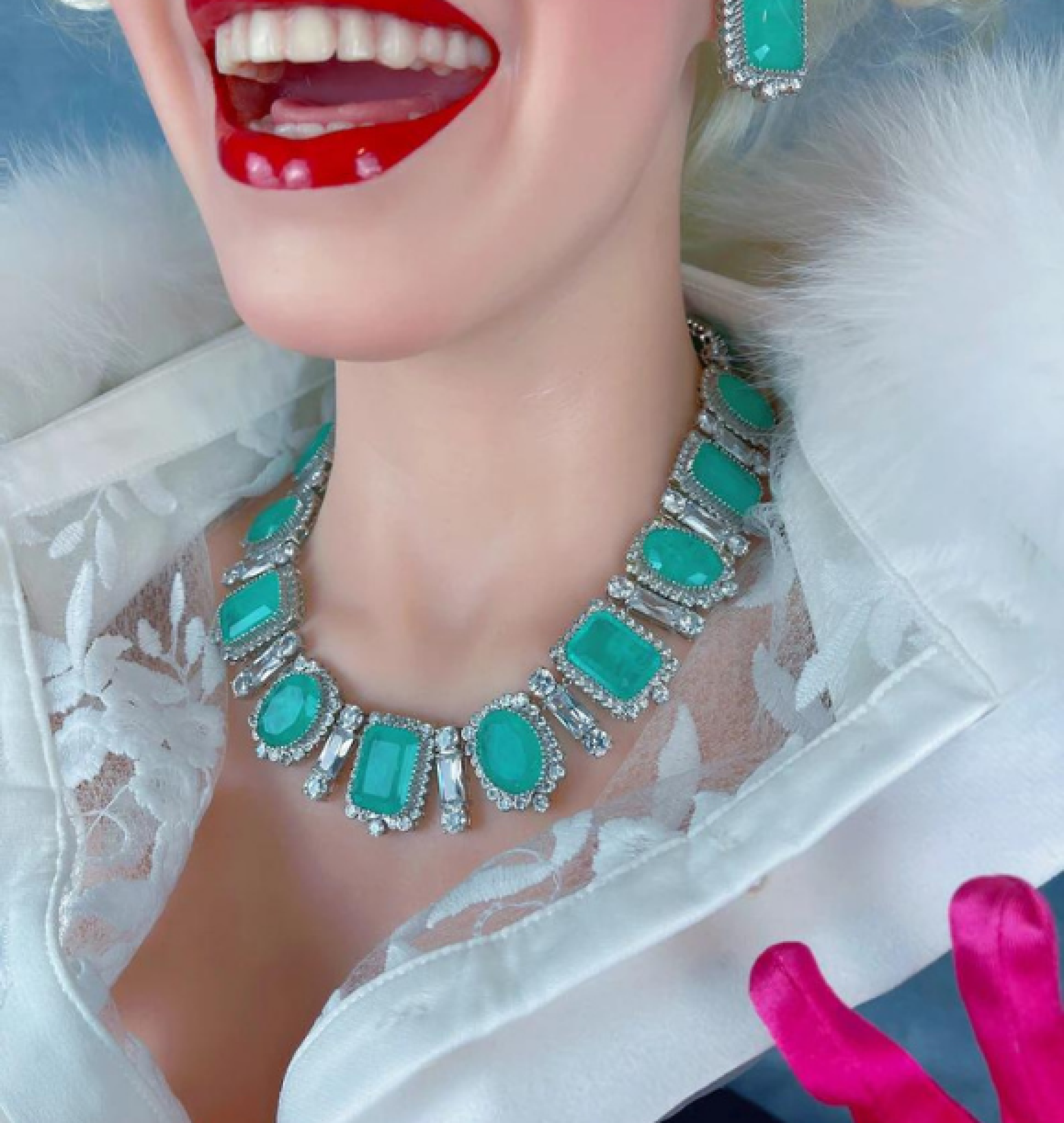 emerald choker