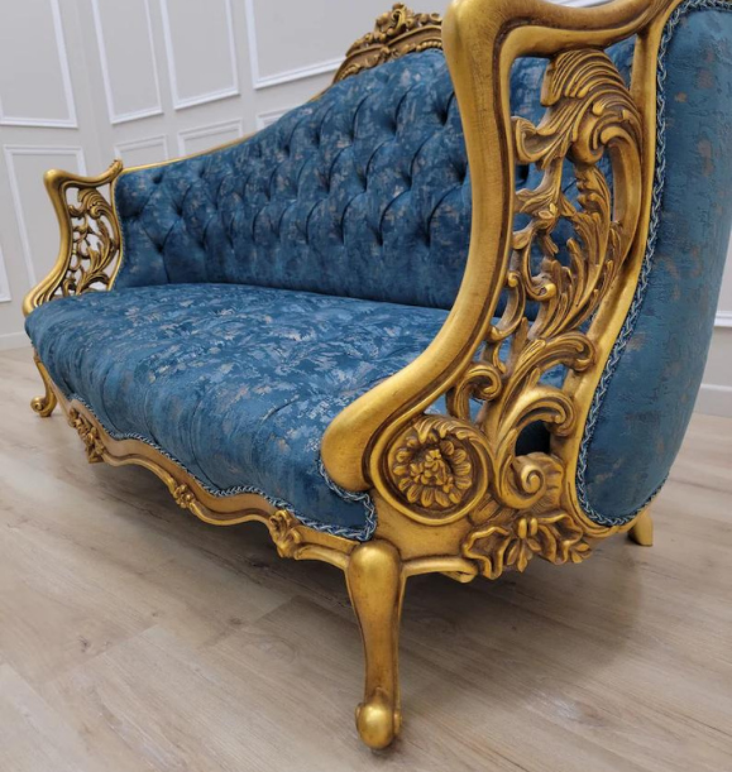 sapphire thrones