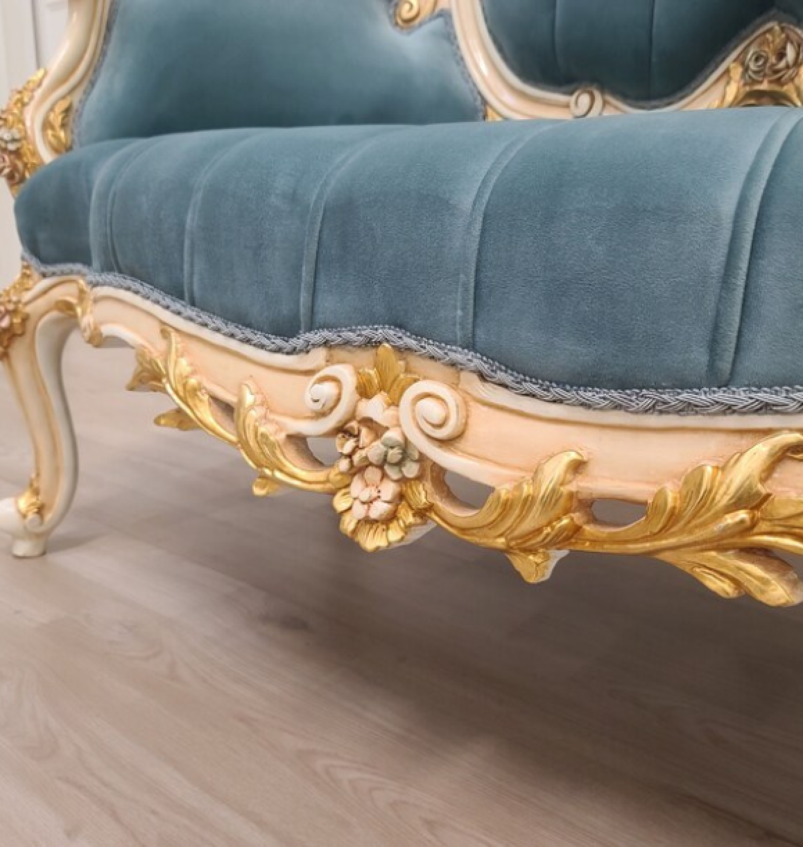 sky settee