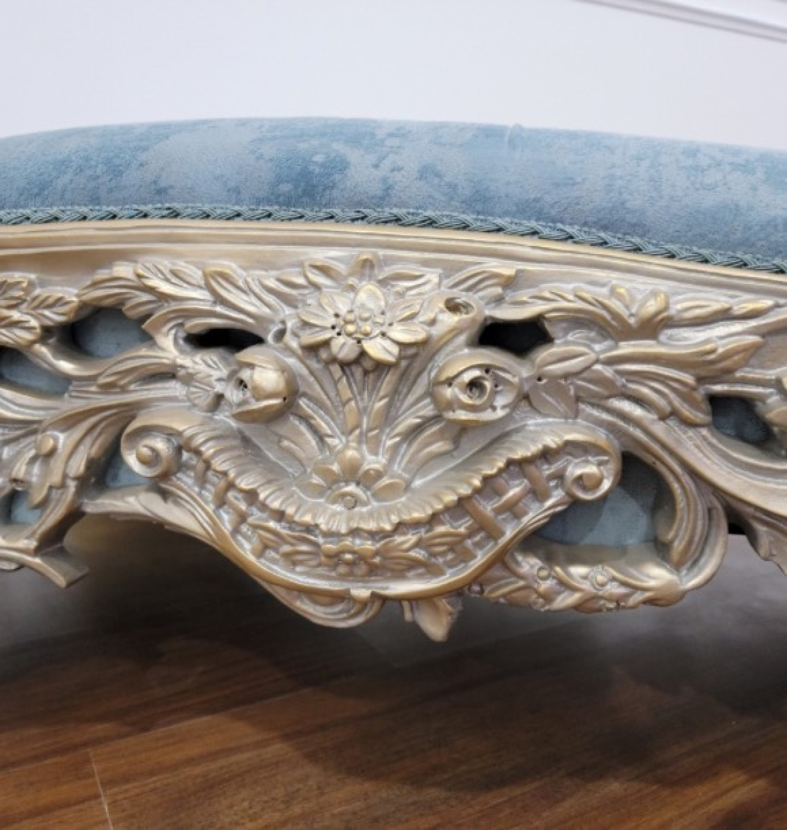 powder chaise