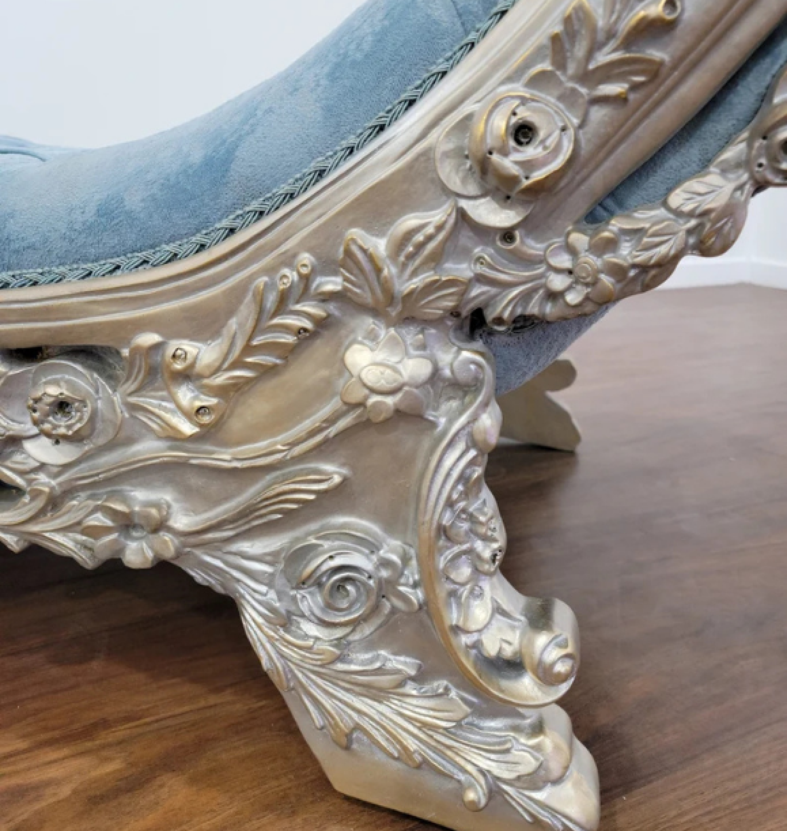 powder chaise