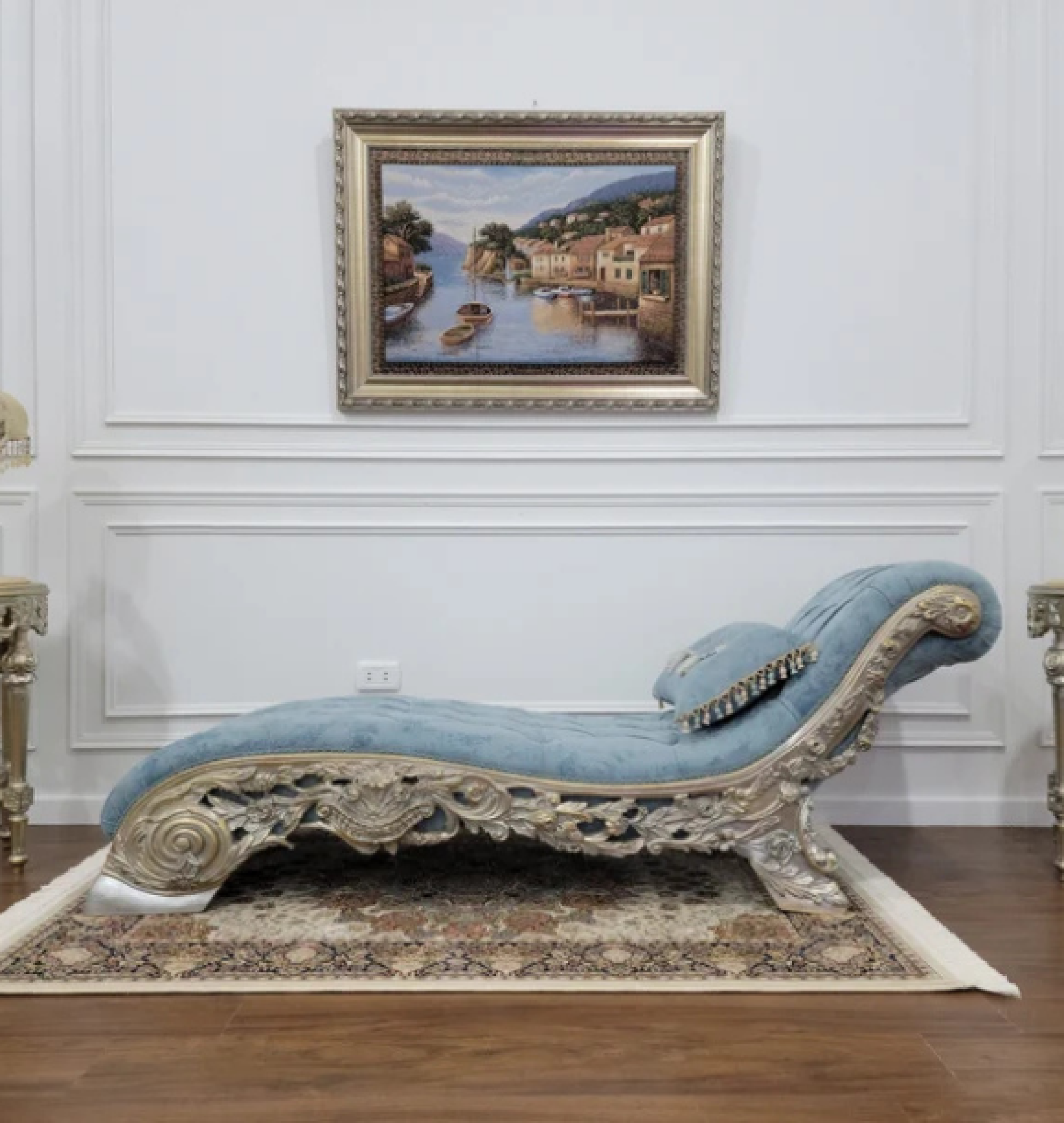 powder chaise