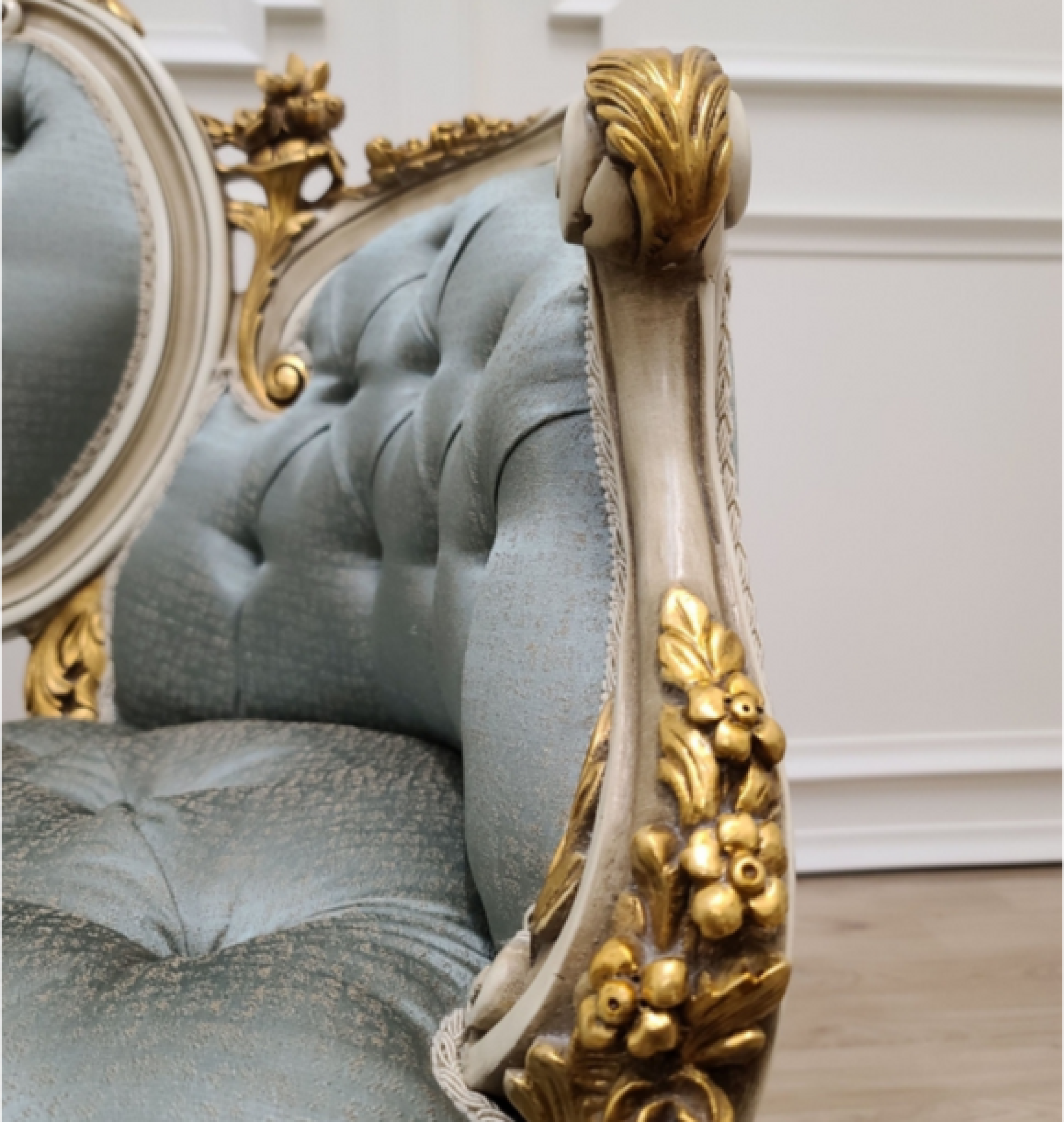 mist settee