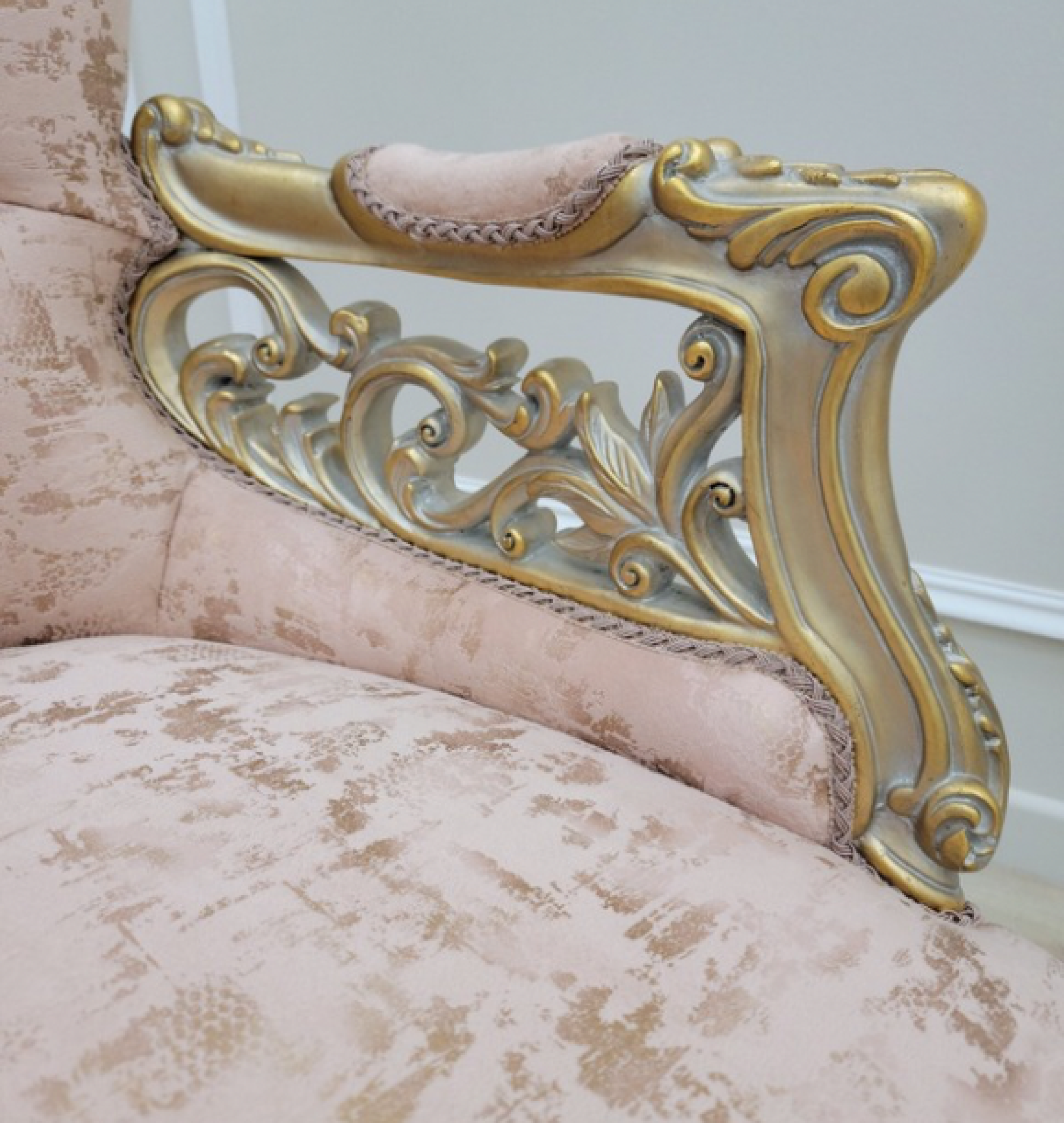 peach thrones