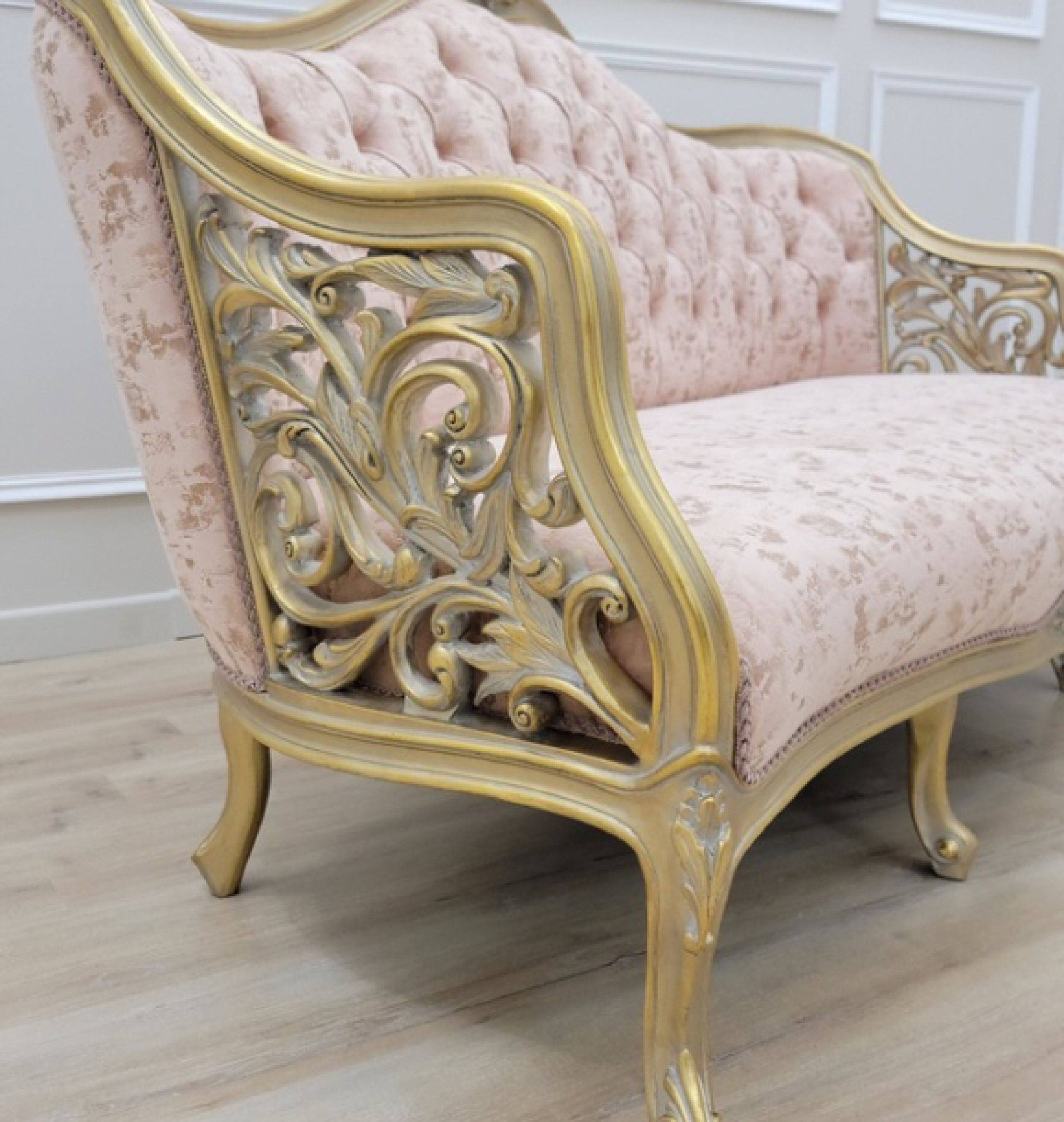 peach thrones