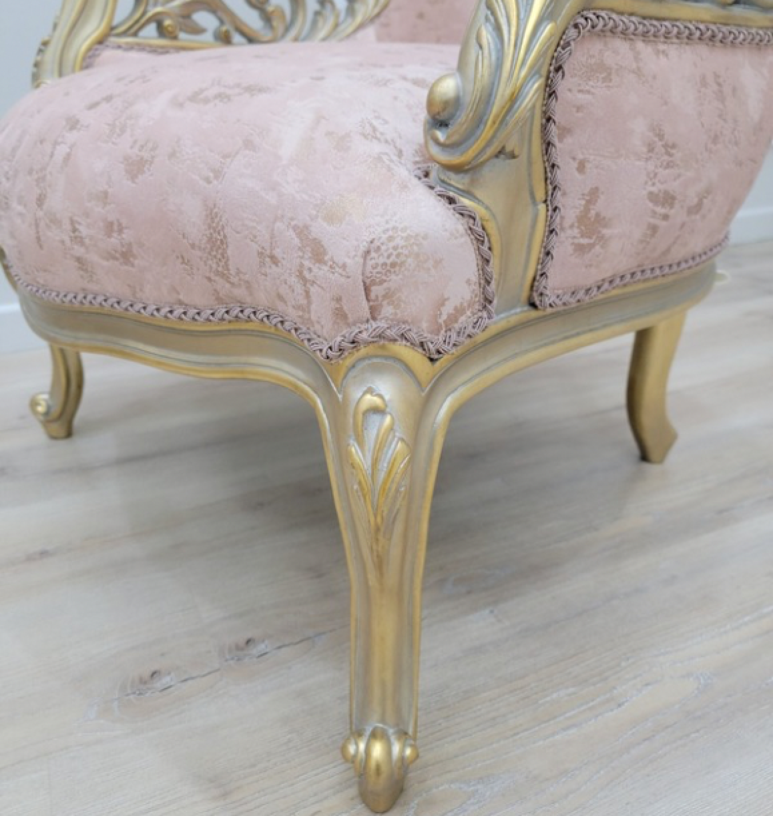peach thrones