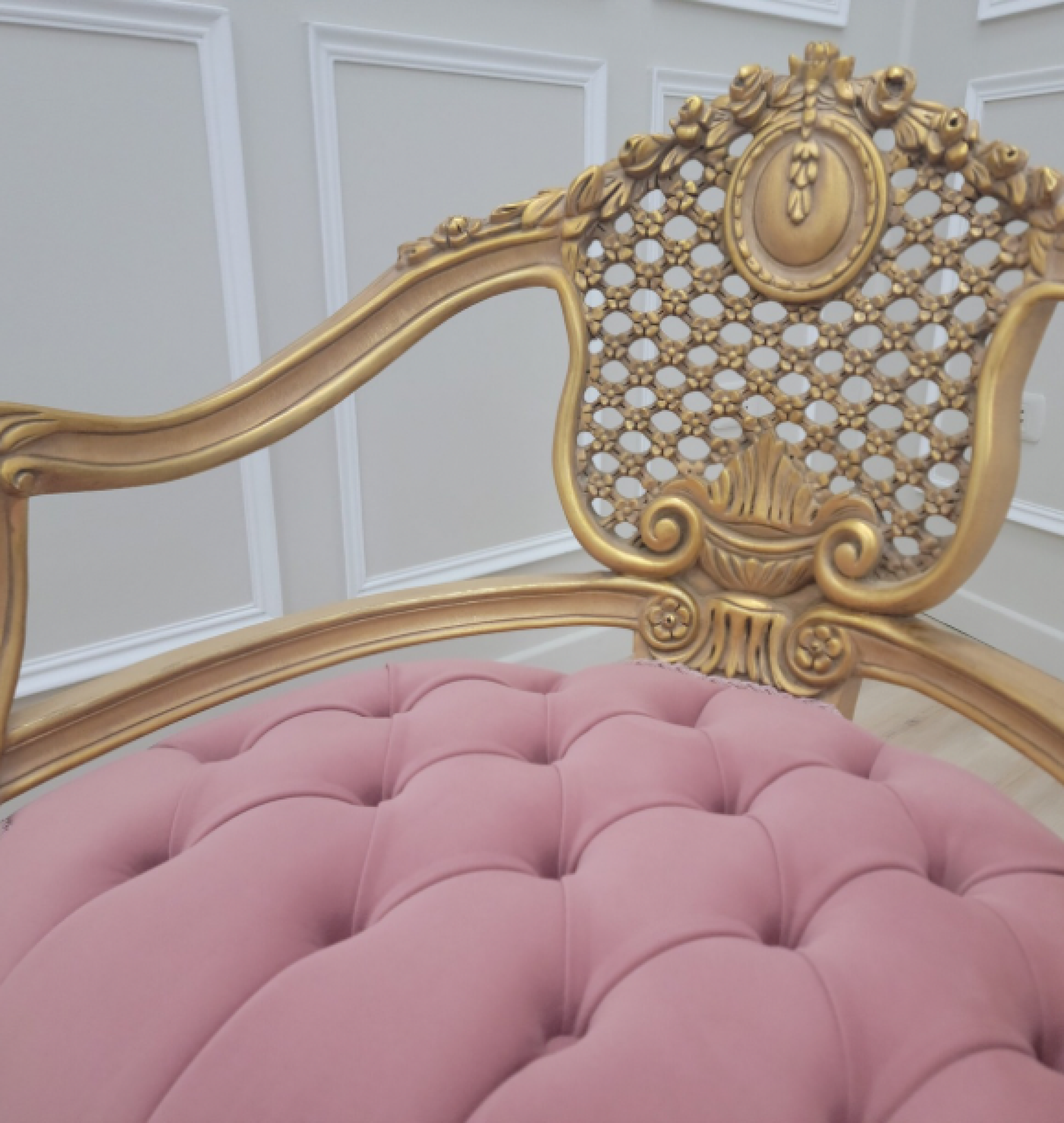 blush bench