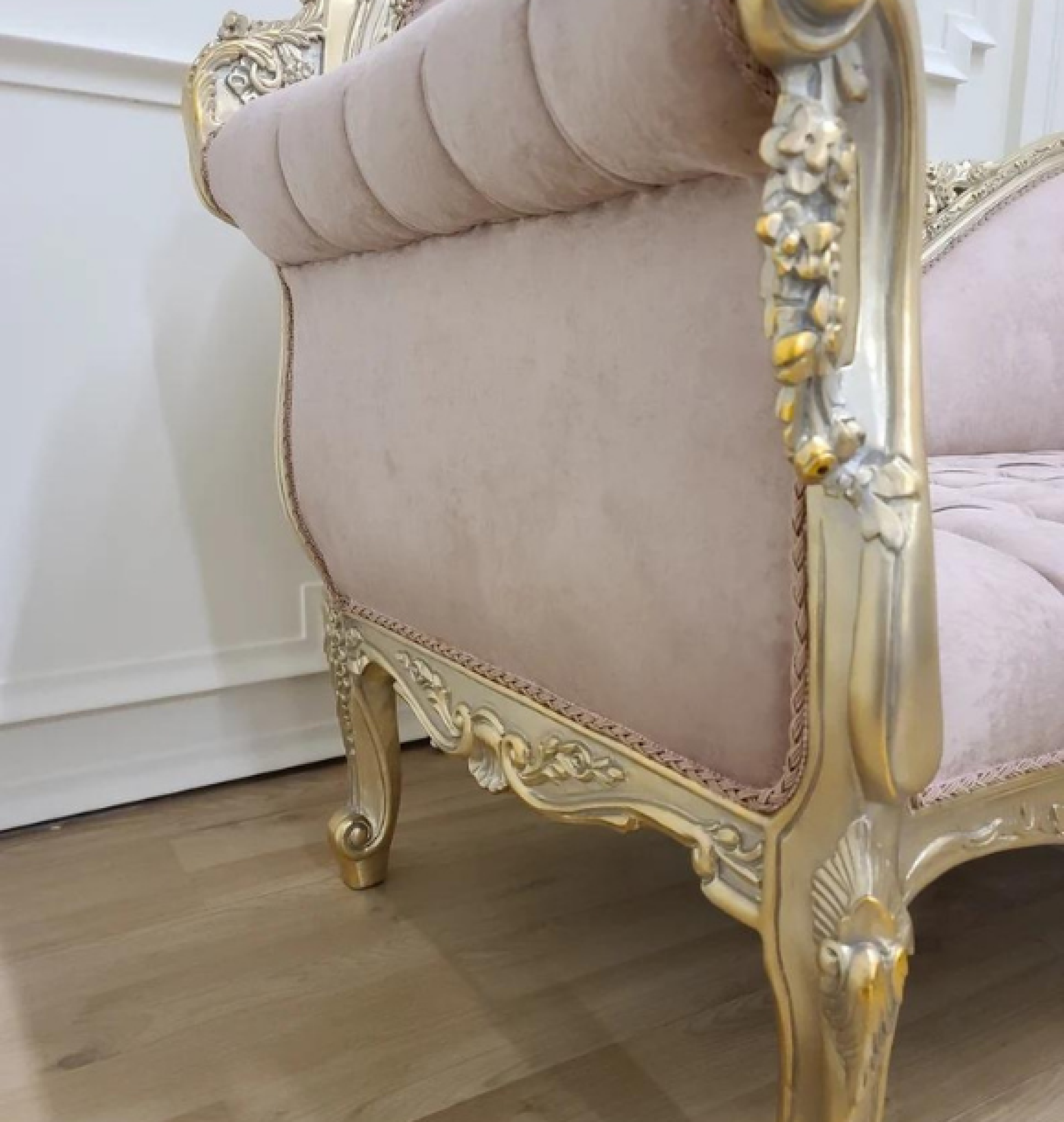 rose chaise