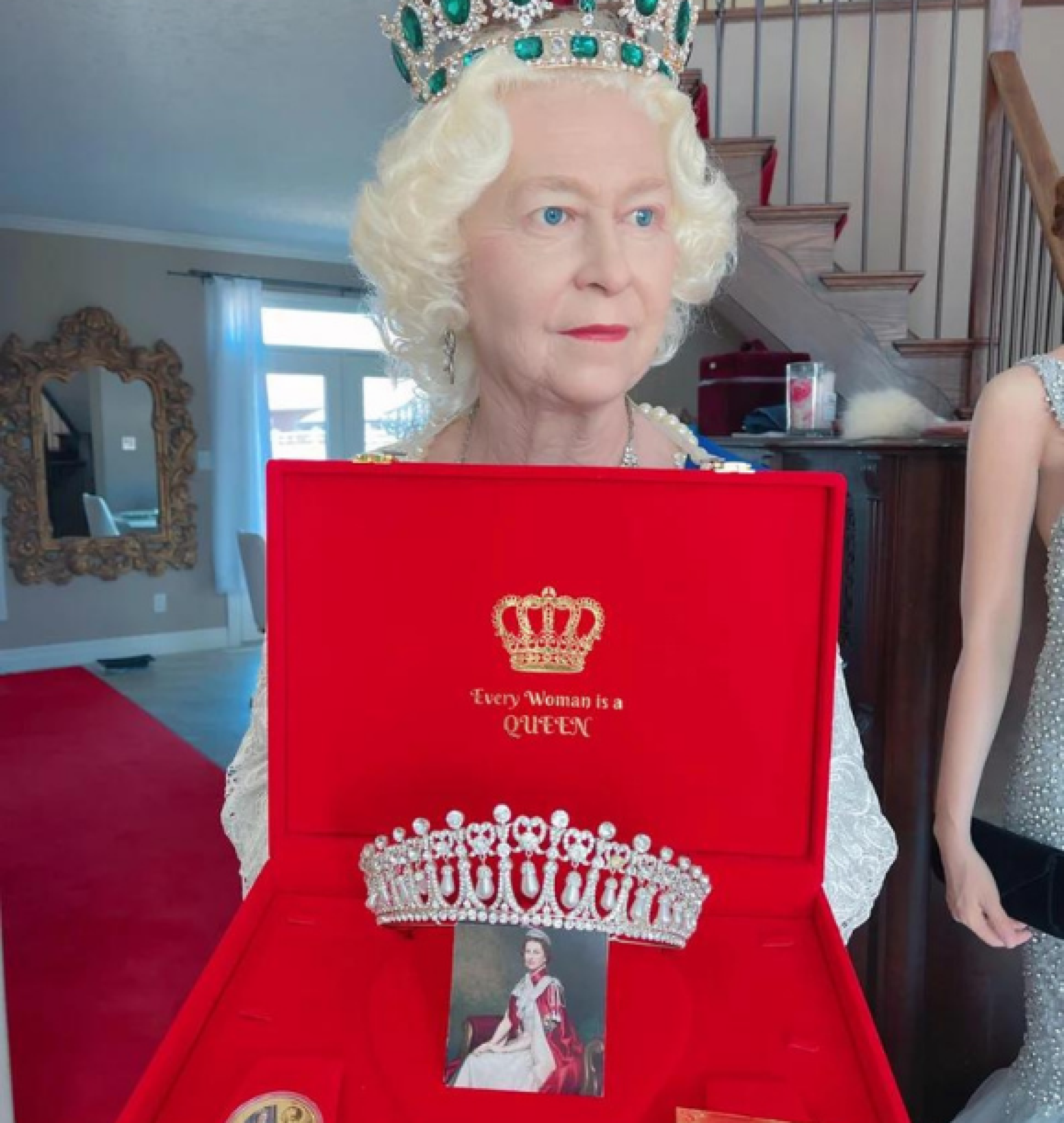 queen tiara