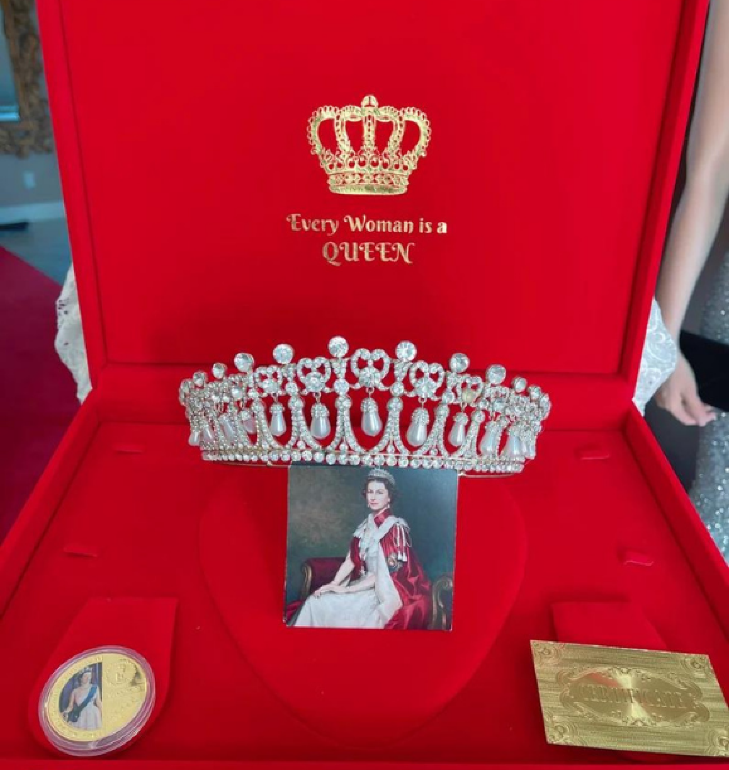 queen tiara